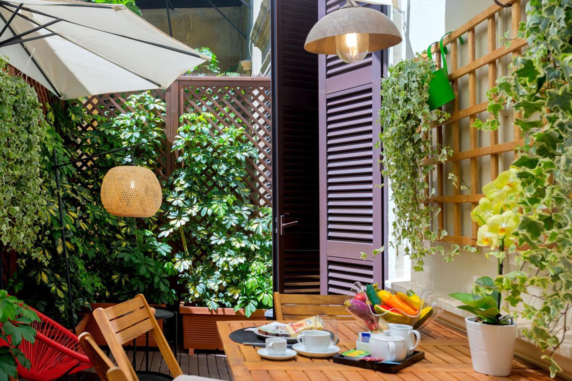 One-Bedroom Deluxe Apartment