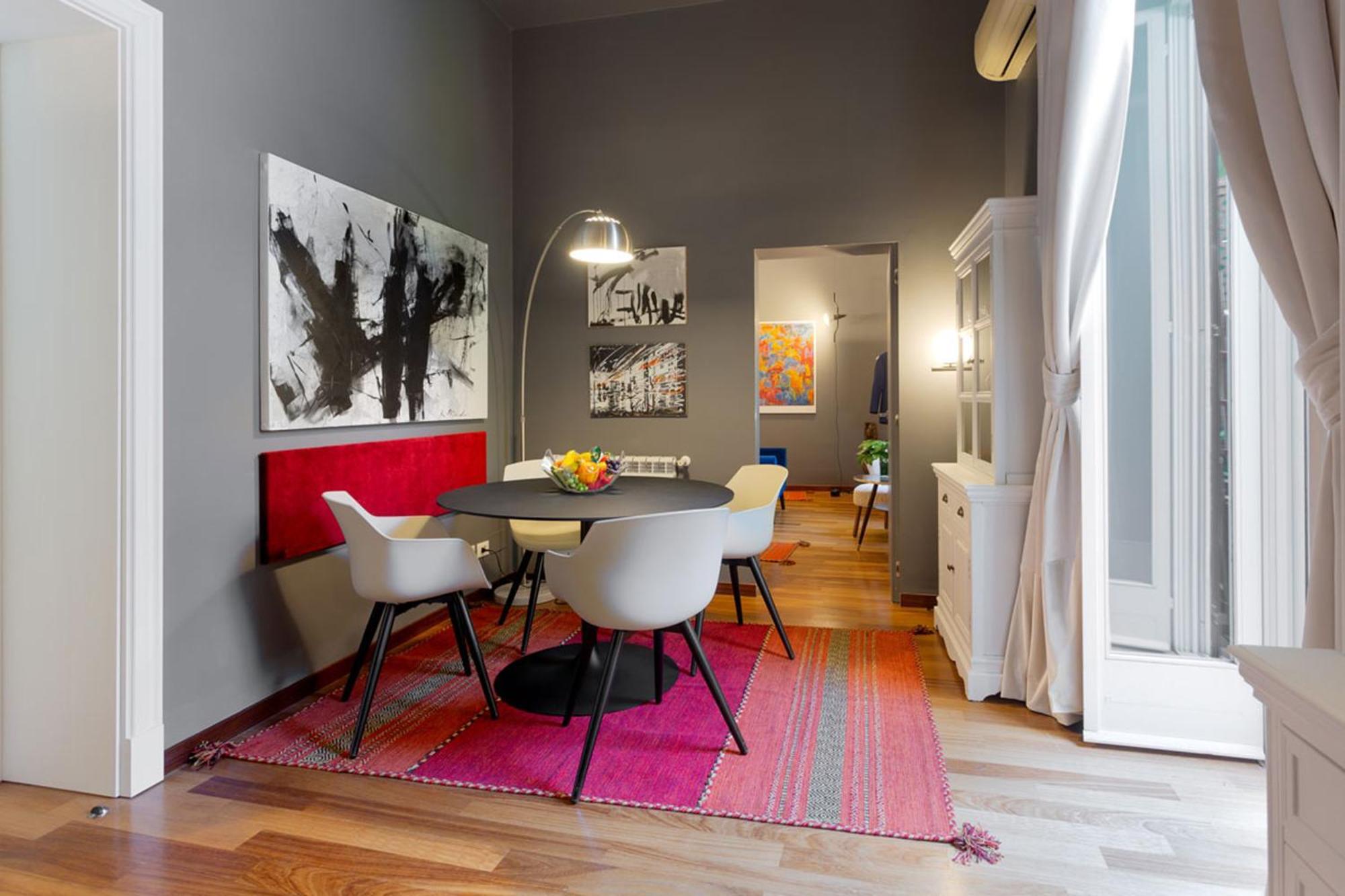 One-Bedroom Deluxe Apartment