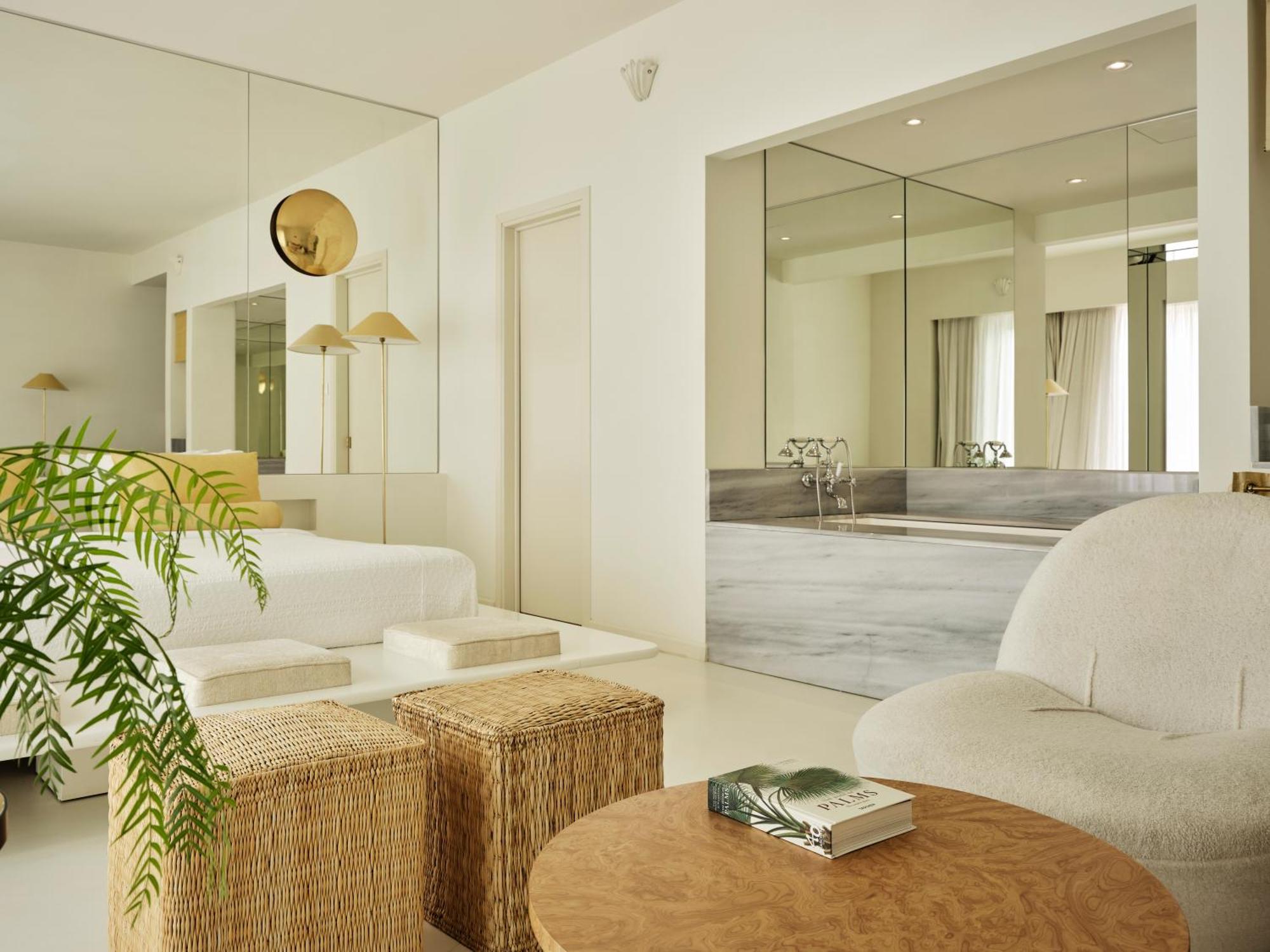 Apollo Suite Acropolis View