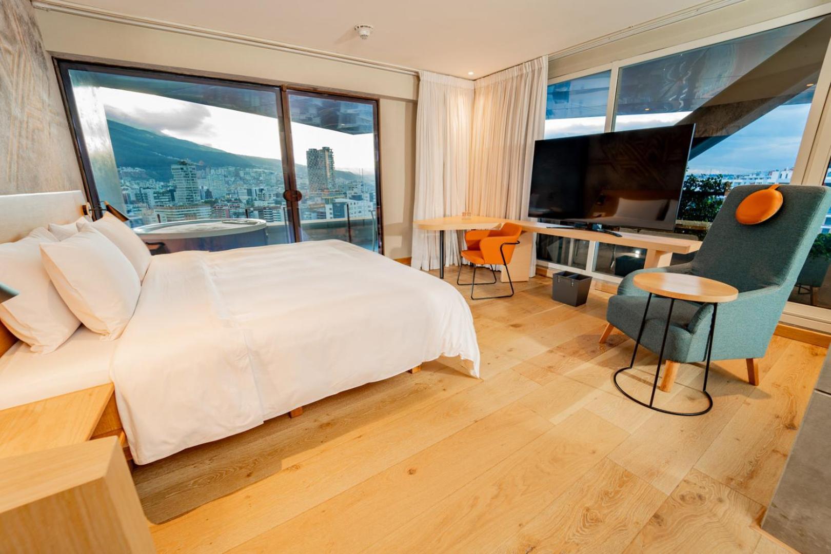 King Suite Spa Bath