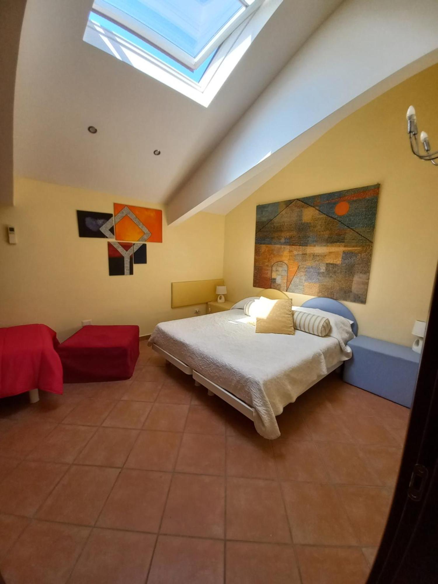 Double or Twin Room Private External Bathroom