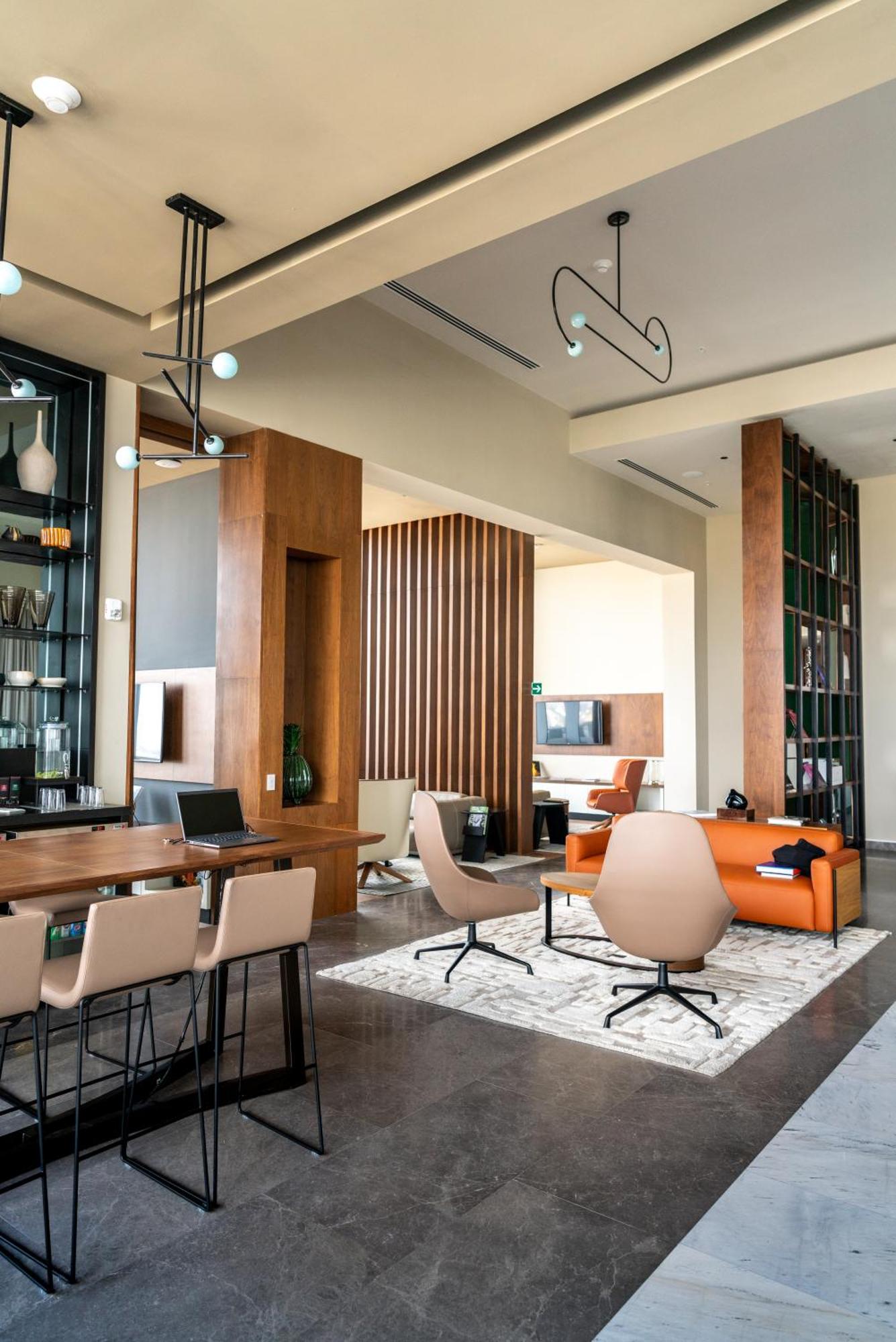 Junior King Suite