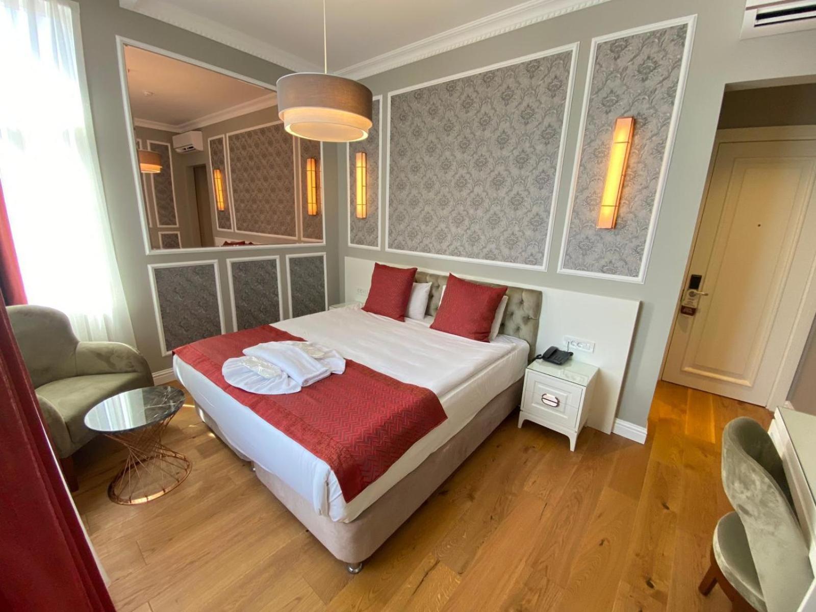 Deluxe King Room