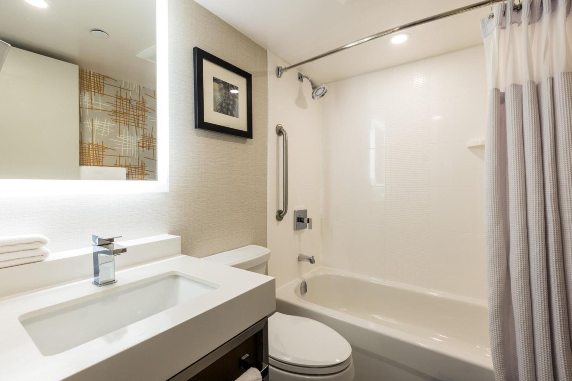 Standard Double Room Bath or Shower Combination,1572645104:JPEG