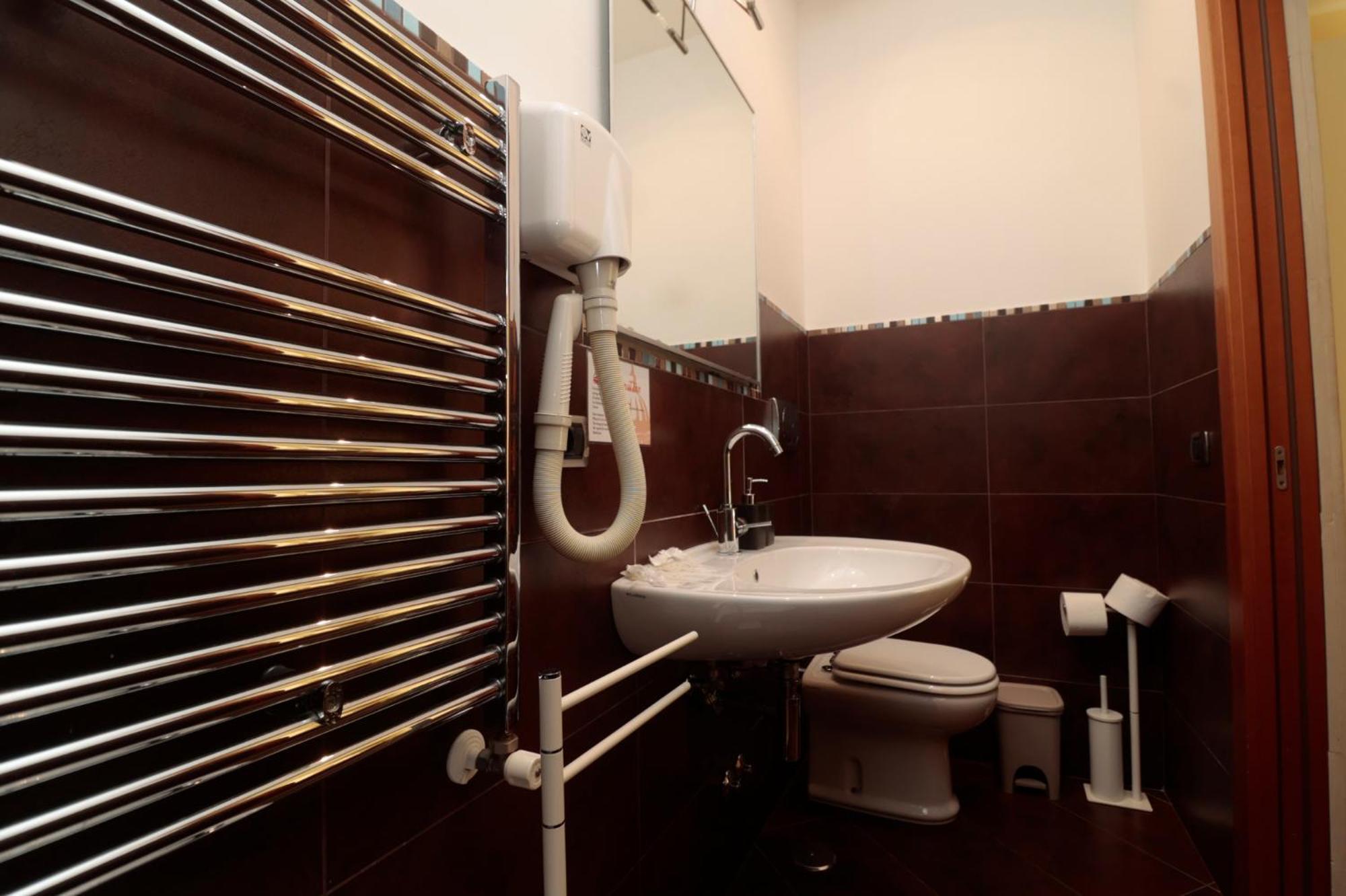Double Room Private Bathroom