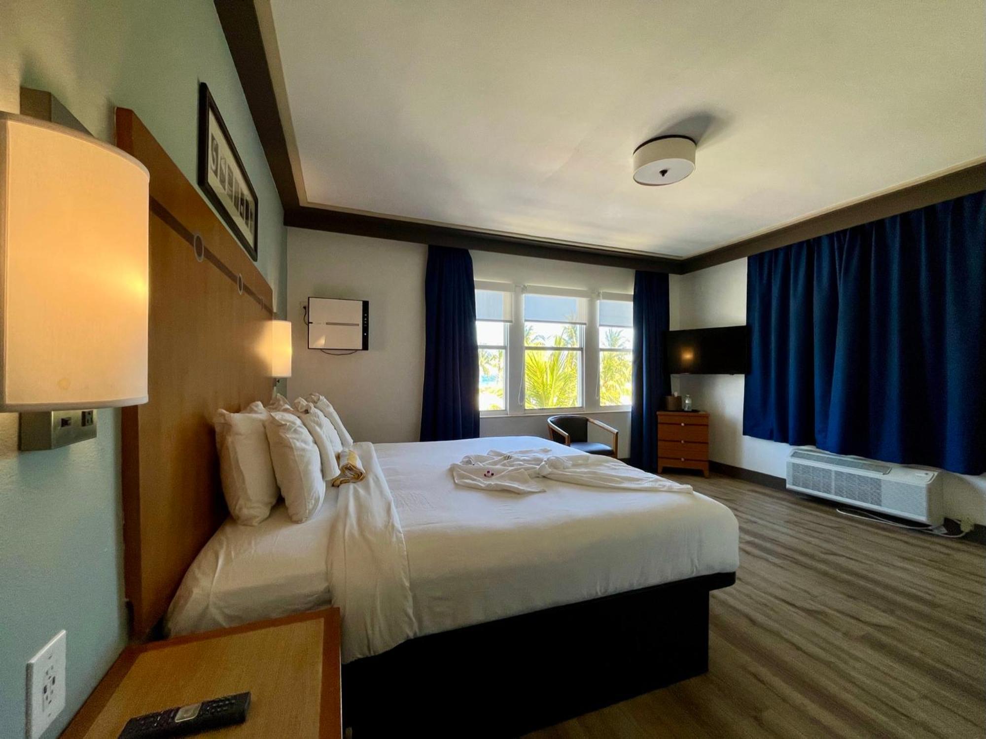 King Room Oceanfront Non-Smoking