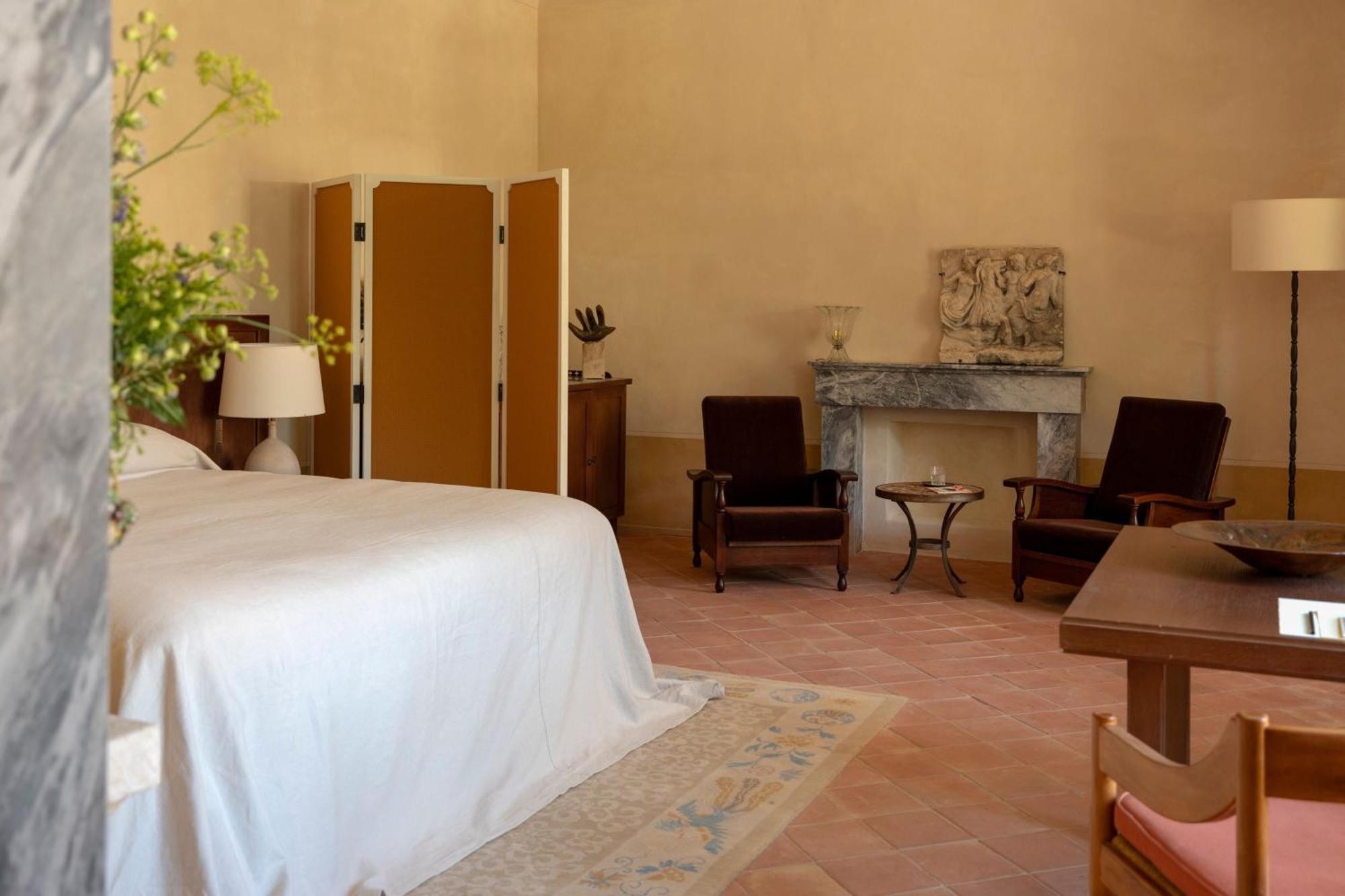 Terrasse du Cloitre King Suite Balcony