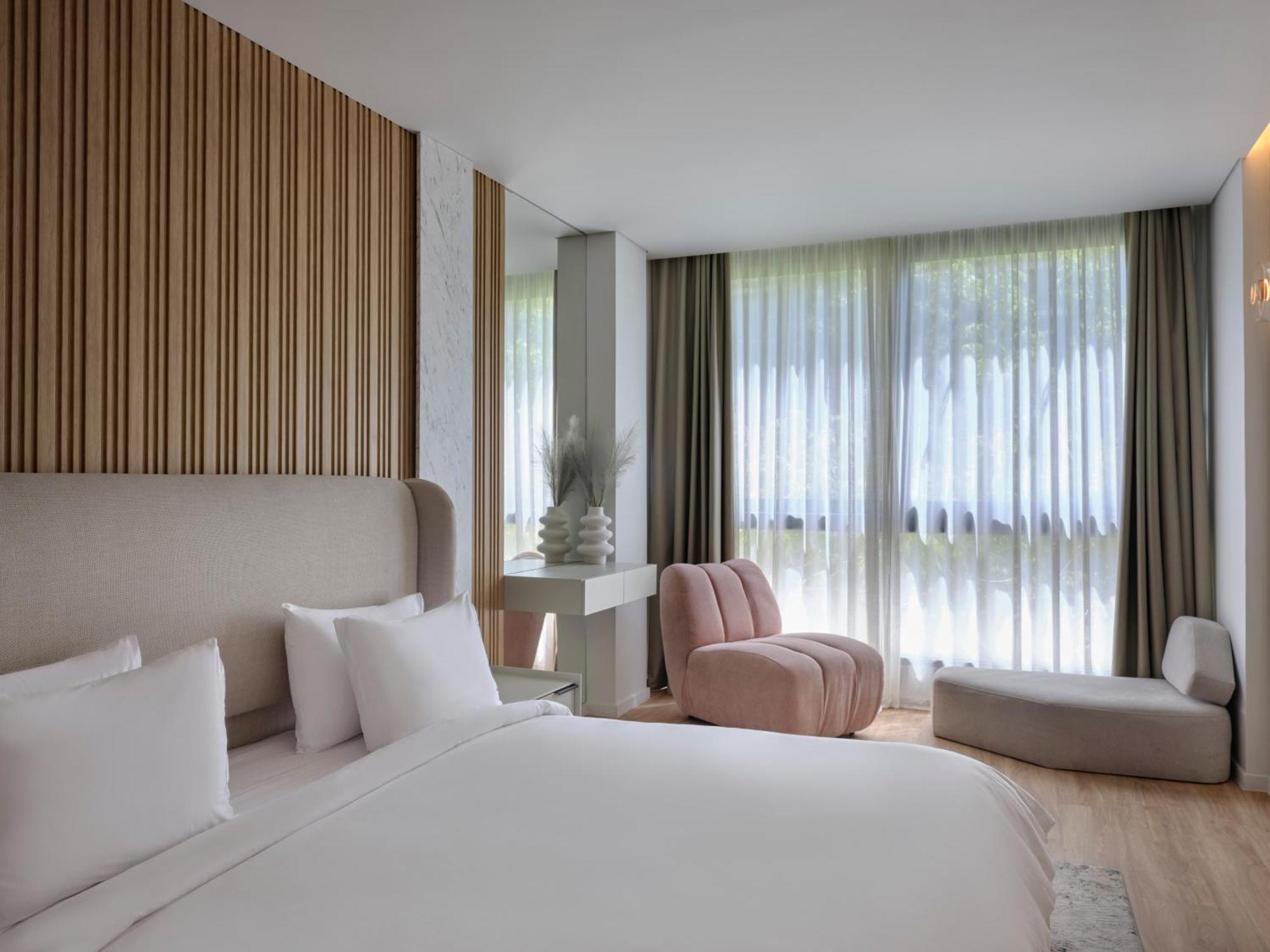 Deluxe King Room