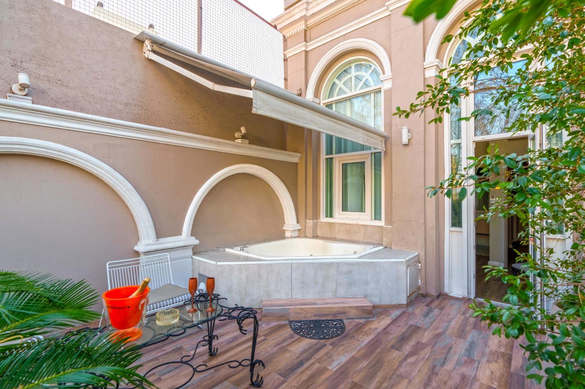 Deluxe Double Room Hot Tub