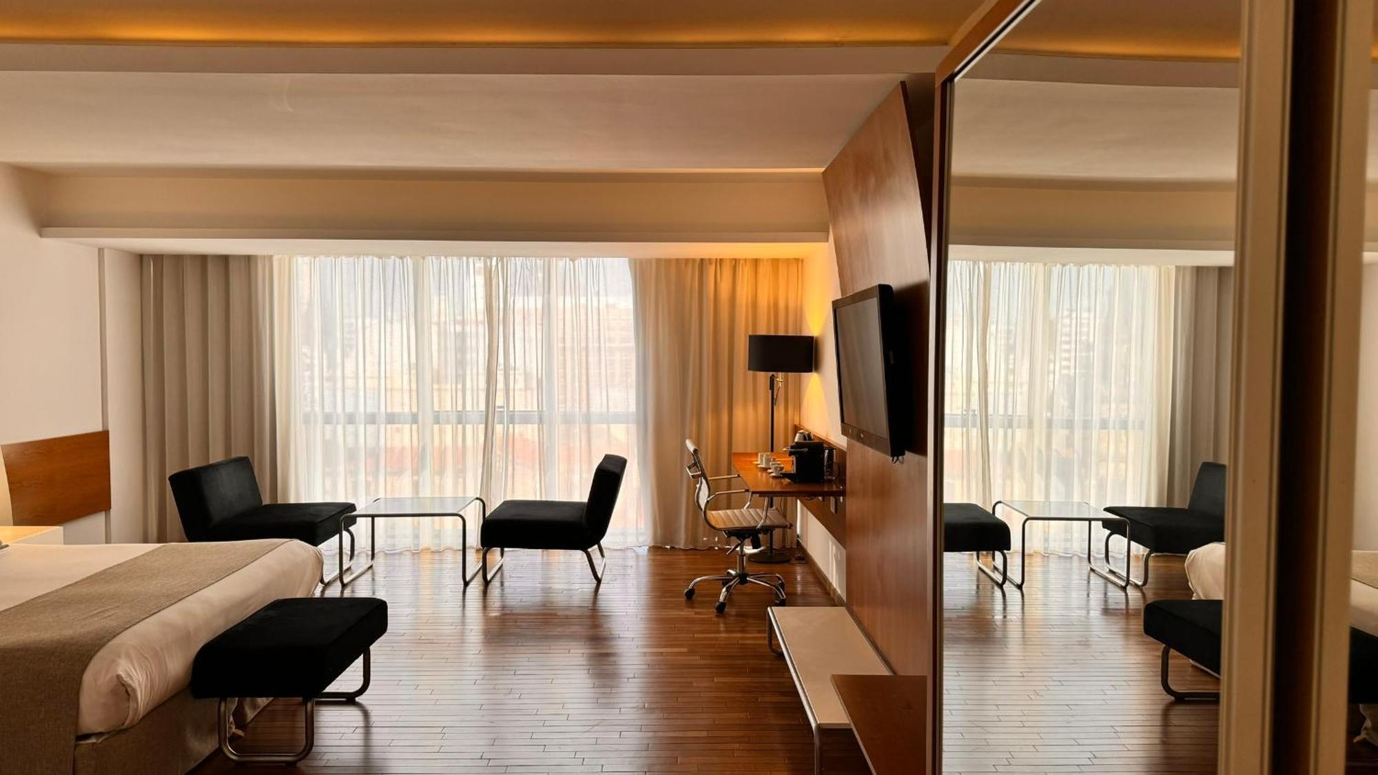 Deluxe Studio
