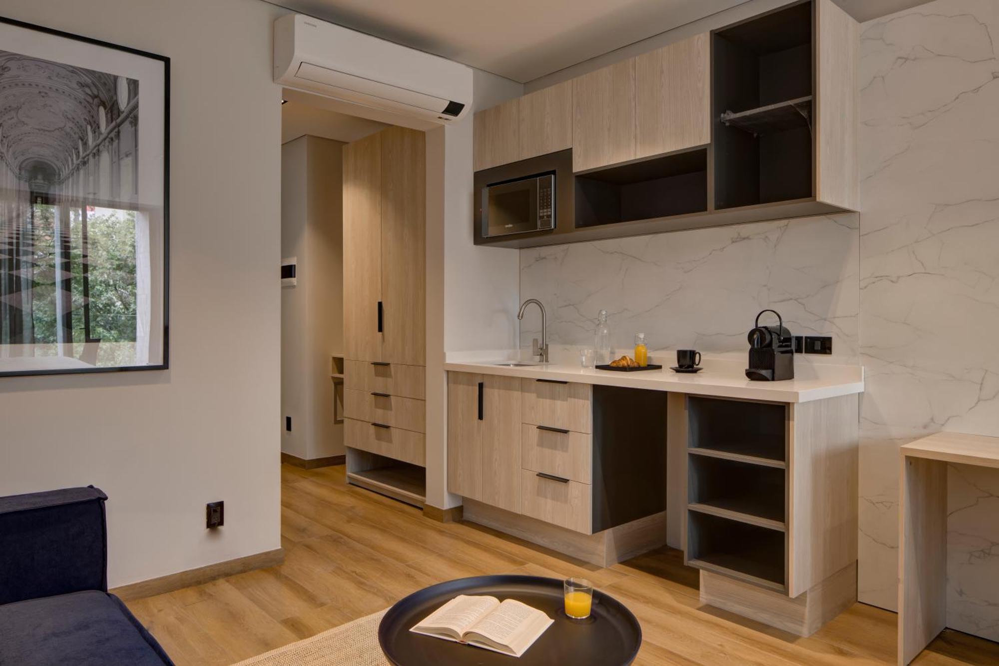 Deluxe King Suite