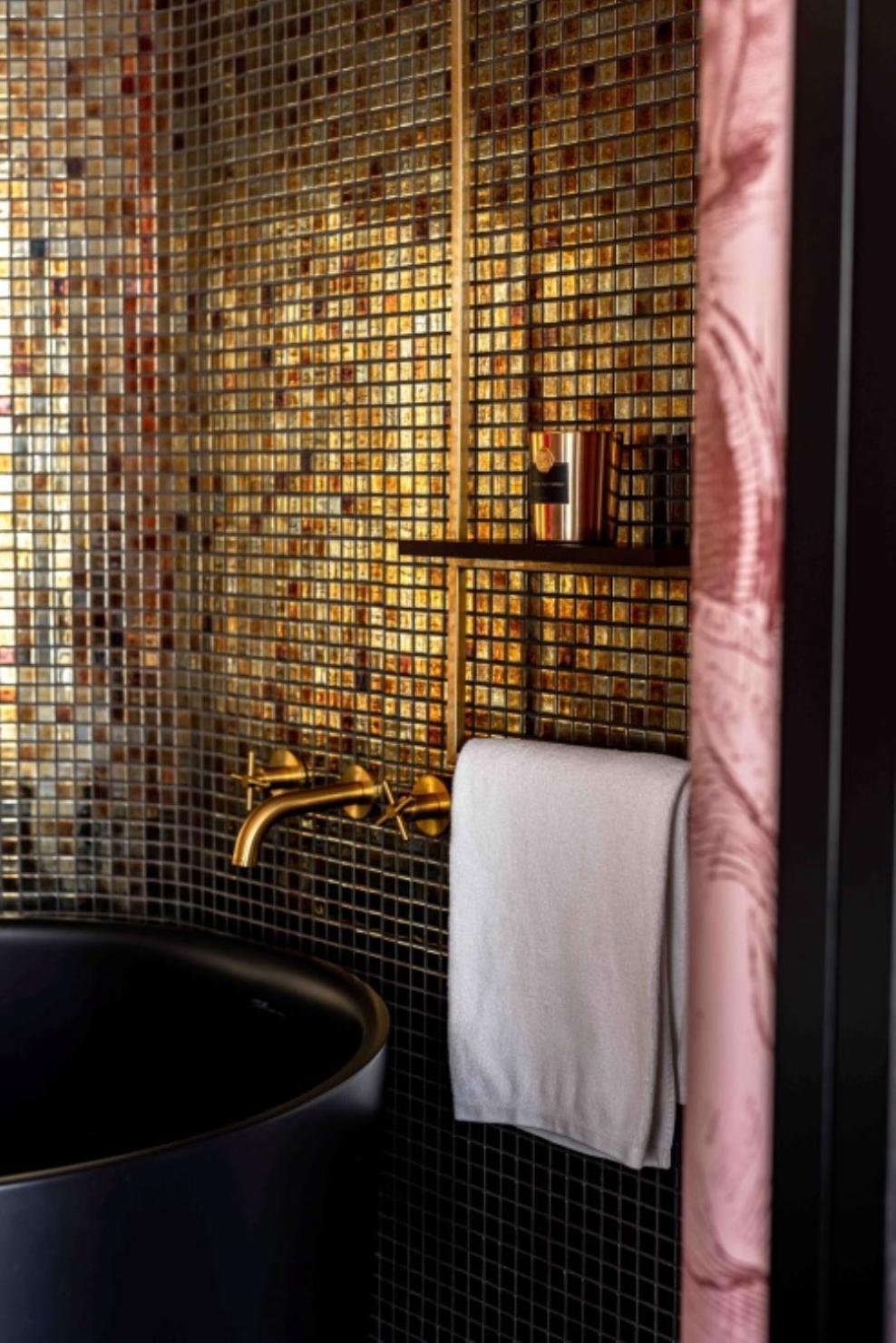 King Suite Spa Bath