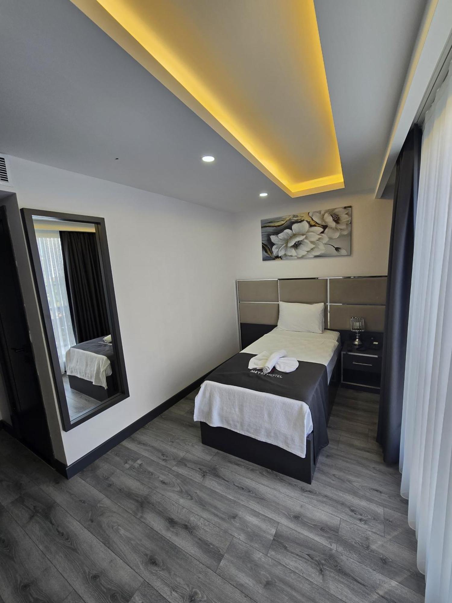 Deluxe Single Room