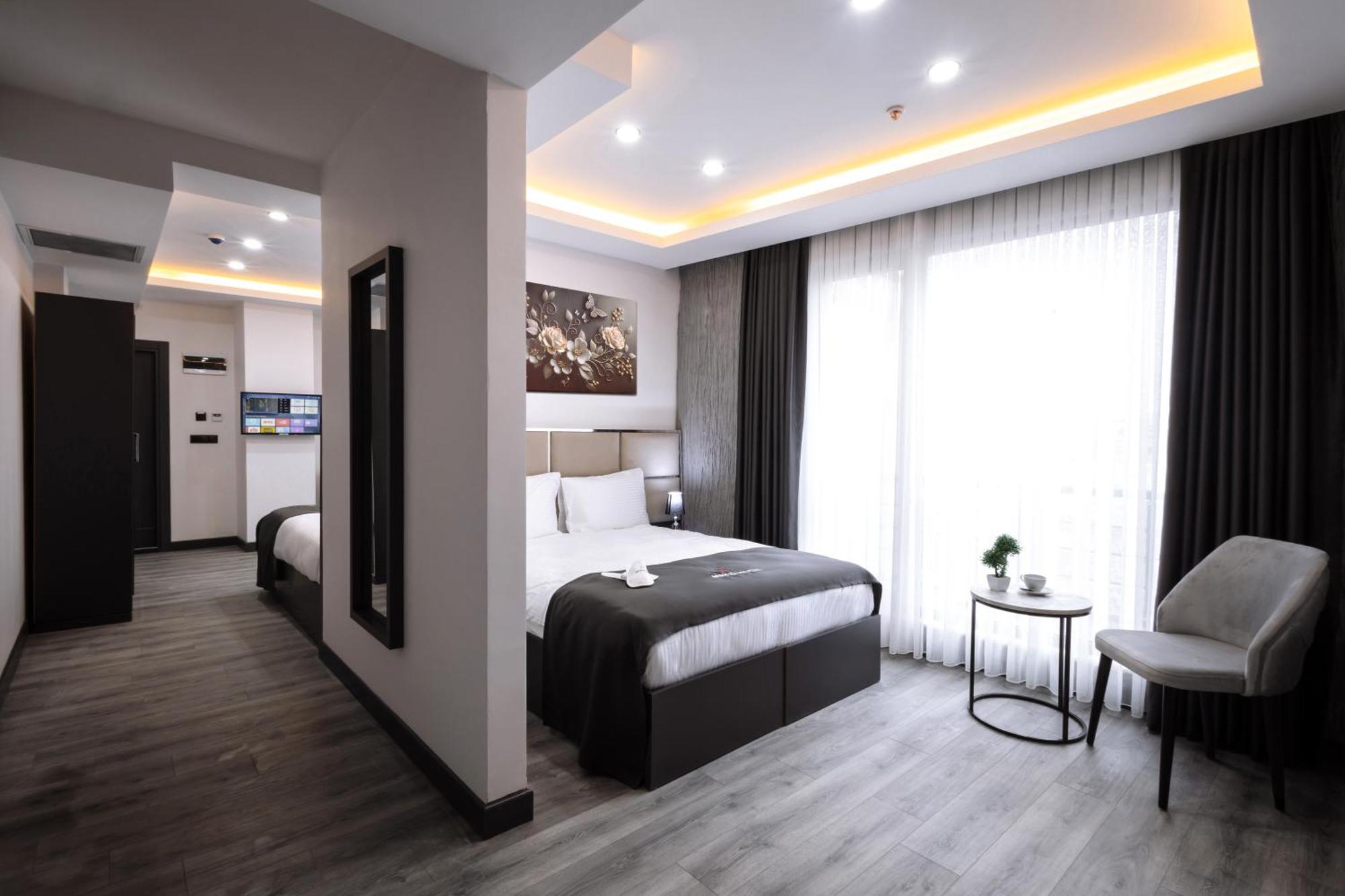 Deluxe Family Room