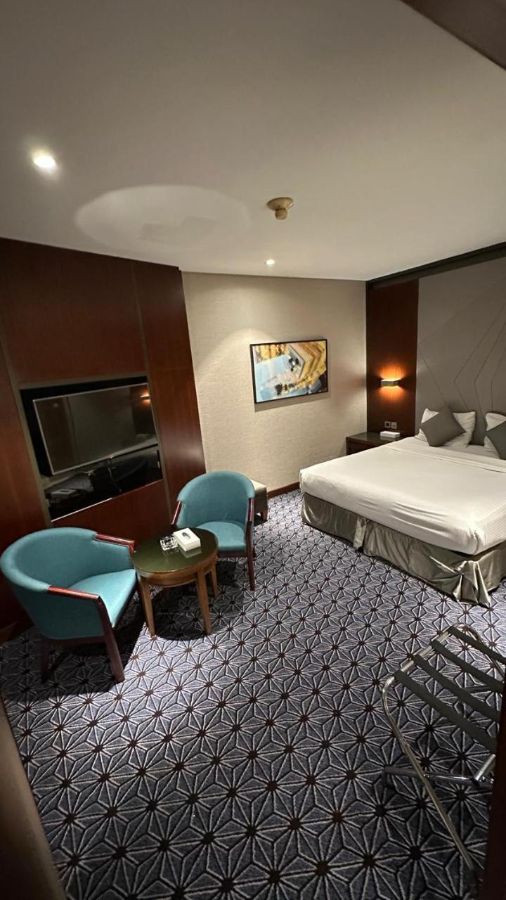 Deluxe Suite