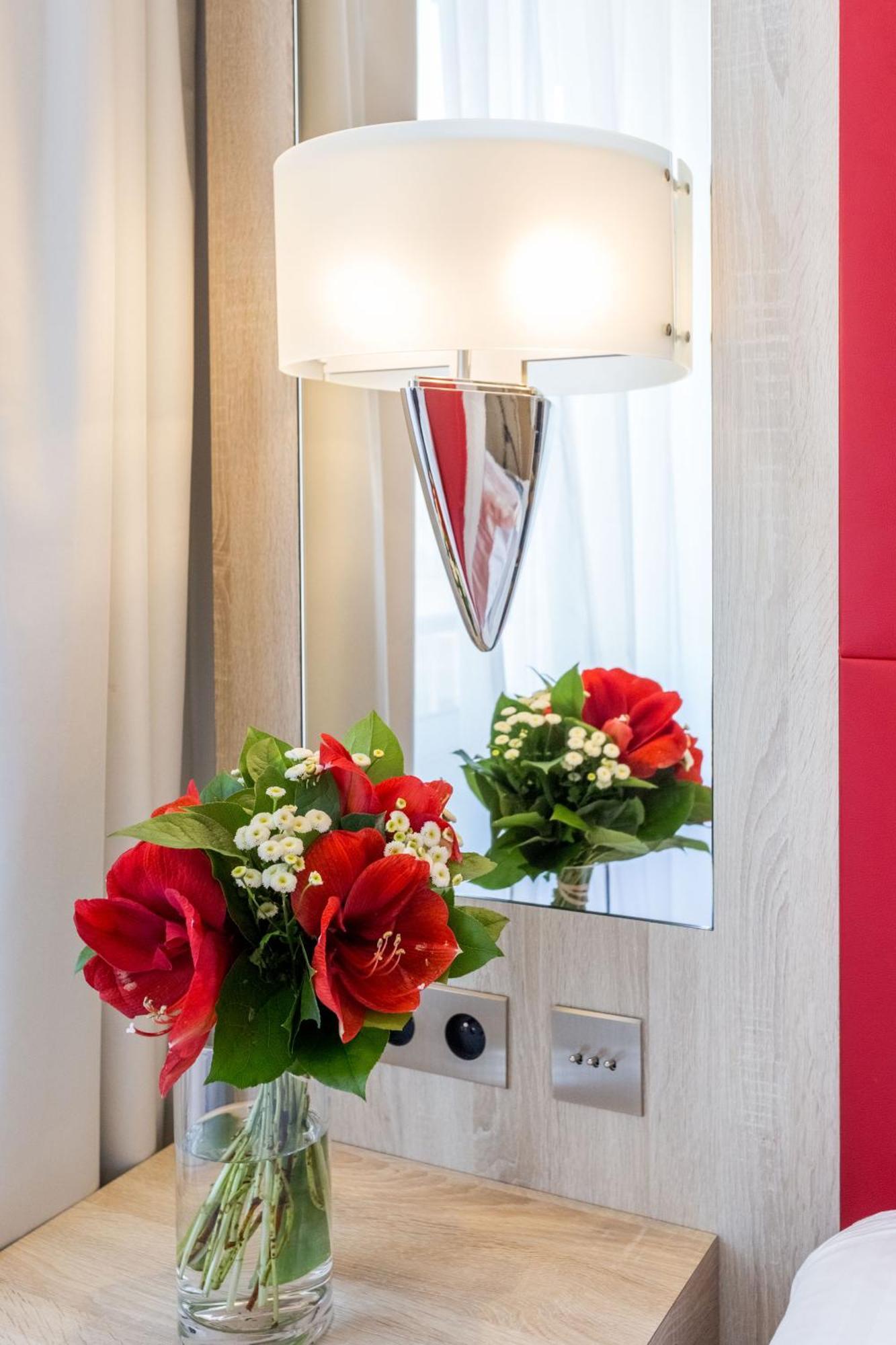 Two Connecting Family Rooms