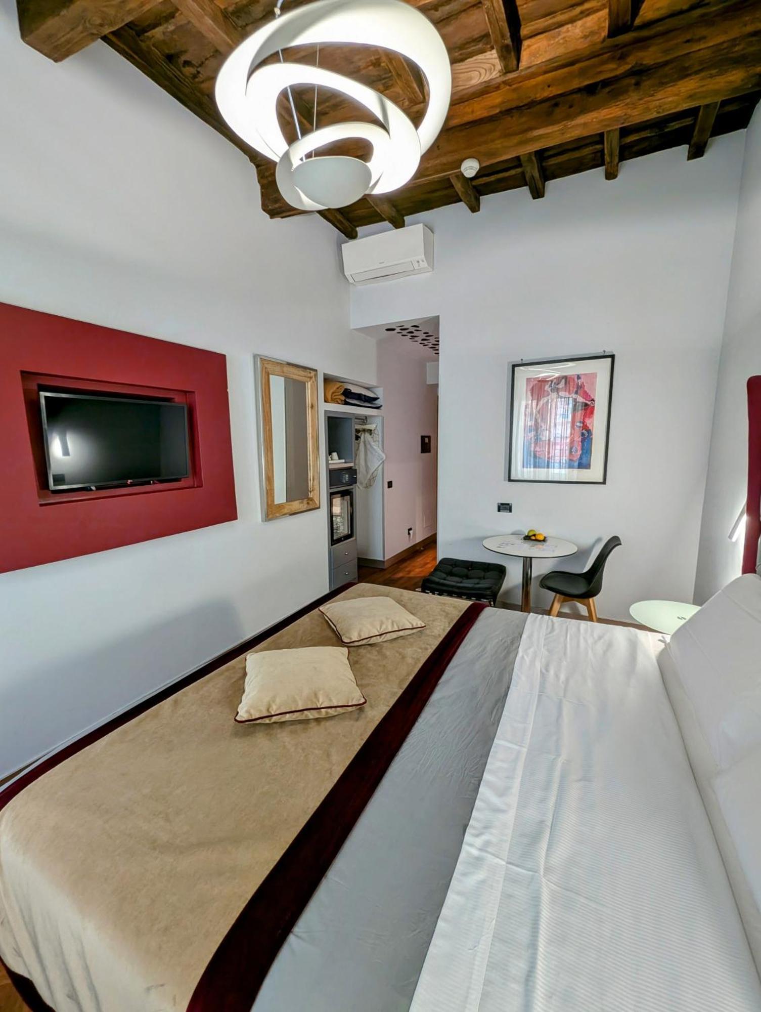 Deluxe Double or Twin Room Spa Bath