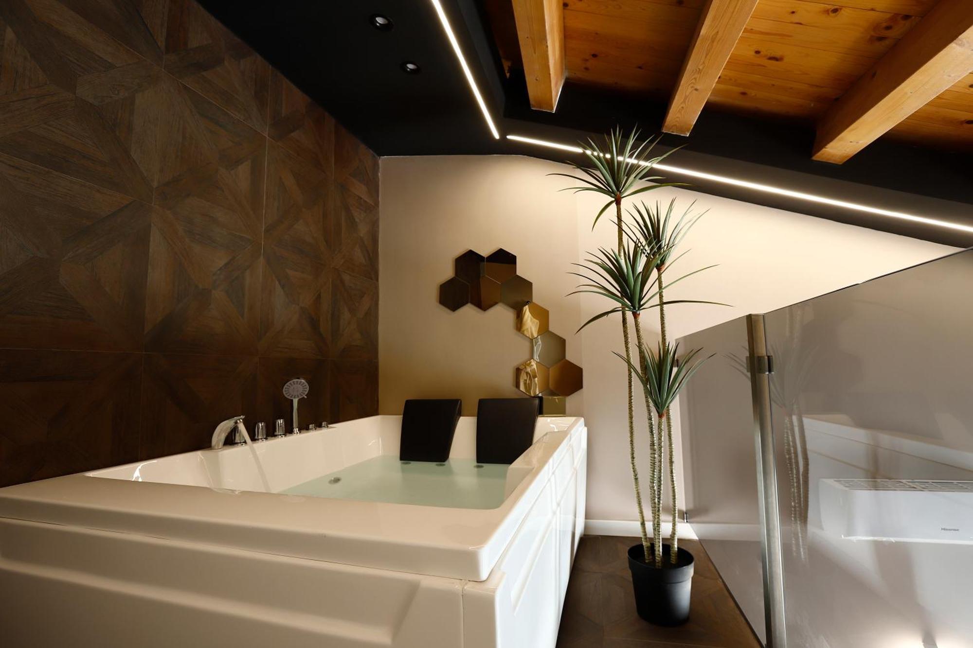 King Room Spa Bath