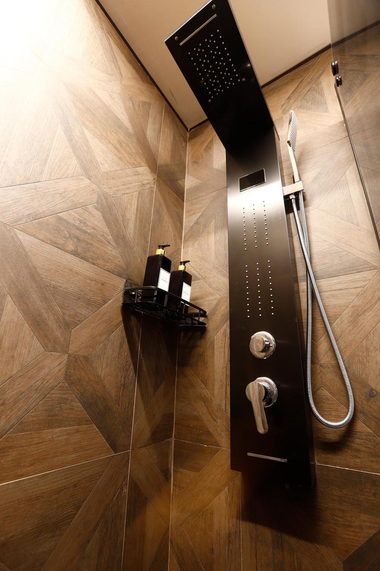 King Room Spa Bath