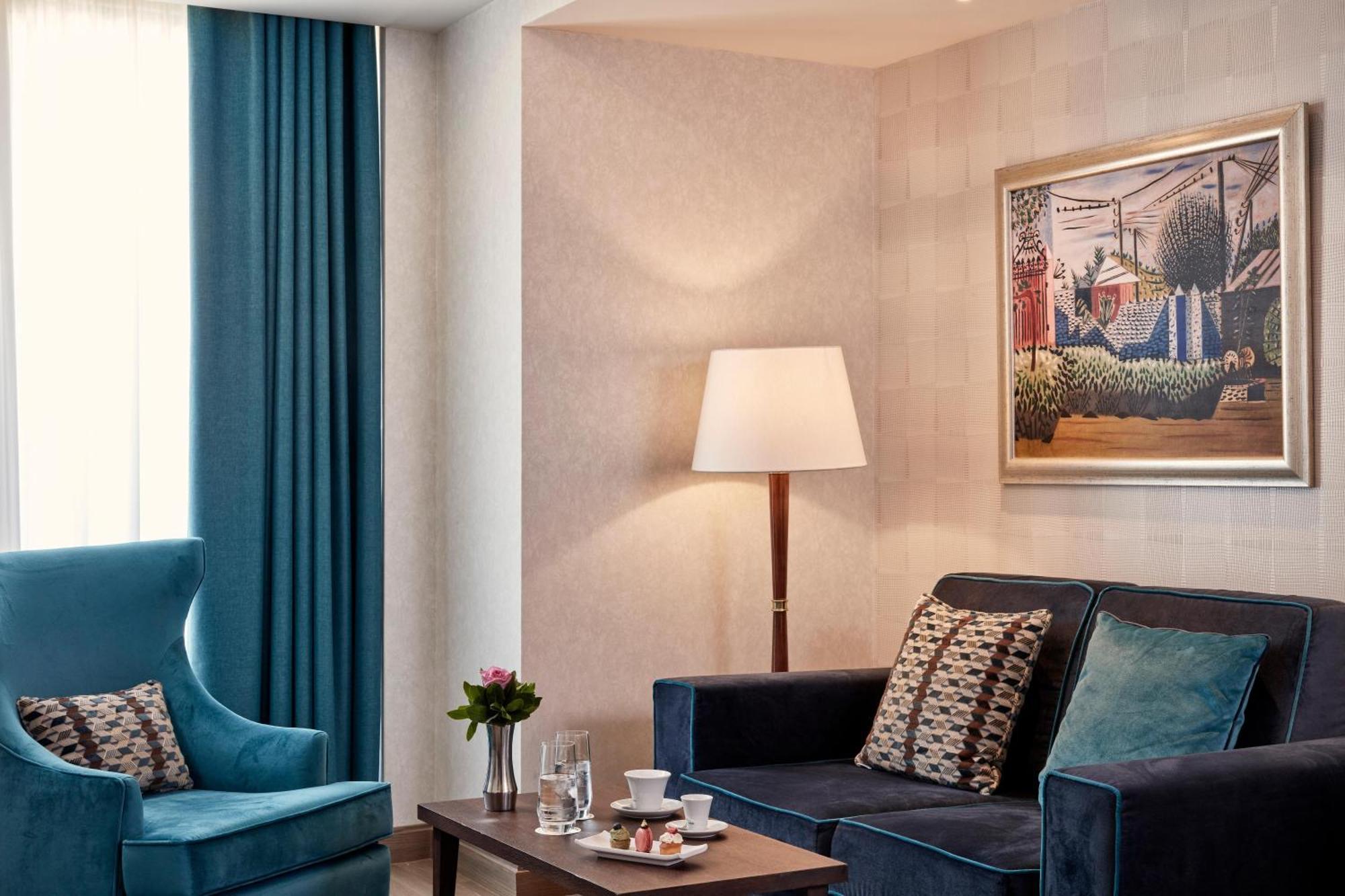 Superior Connecting Room