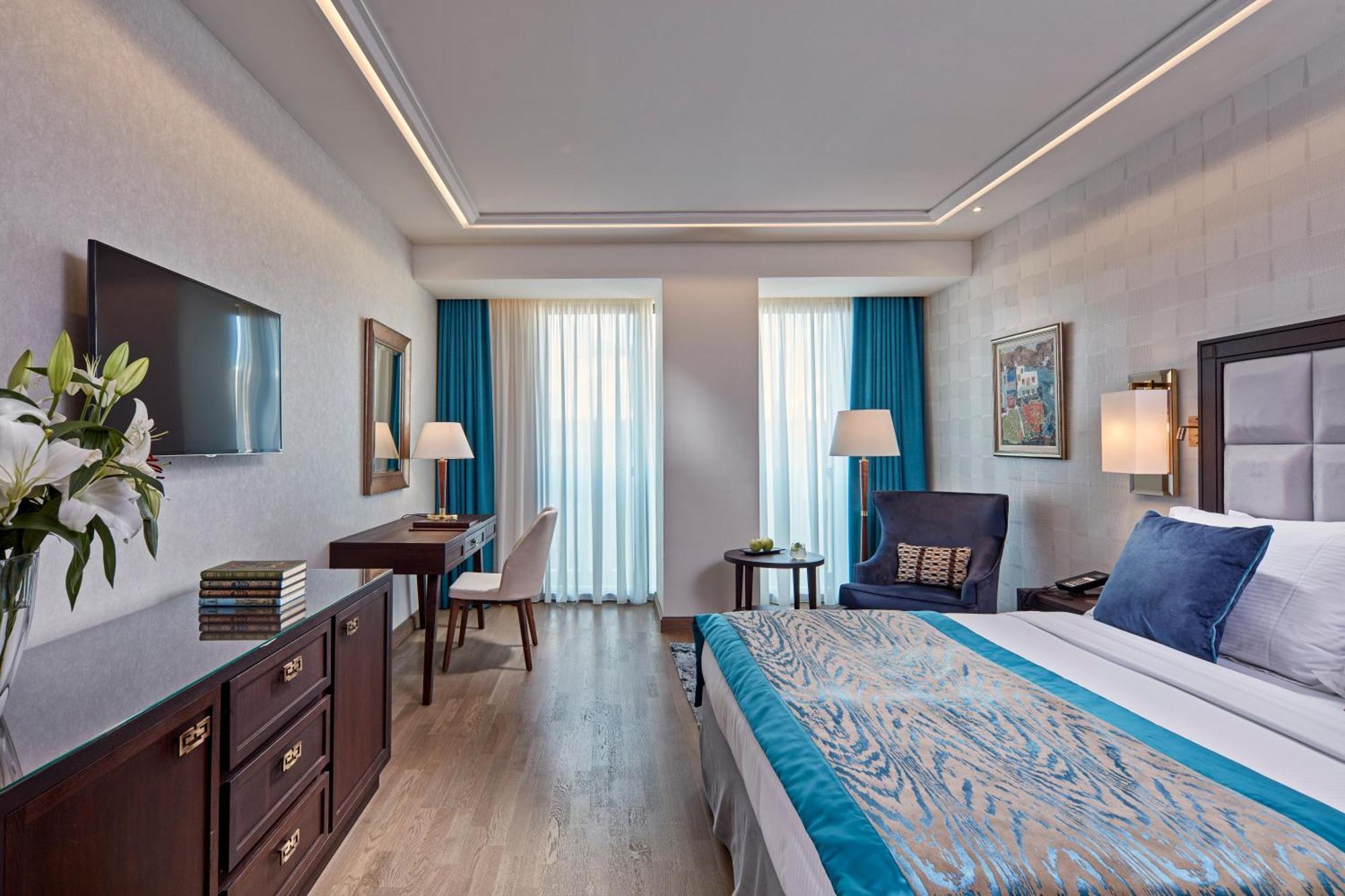 Superior Connecting Room