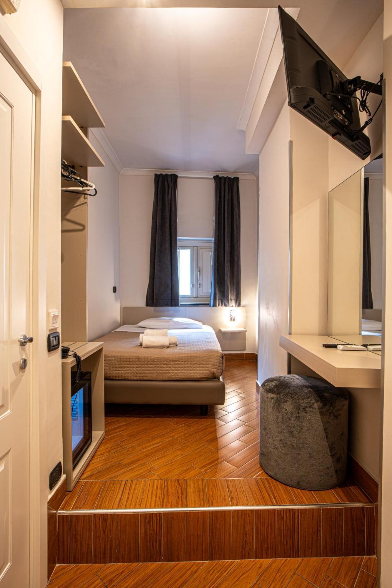 Deluxe Single Room