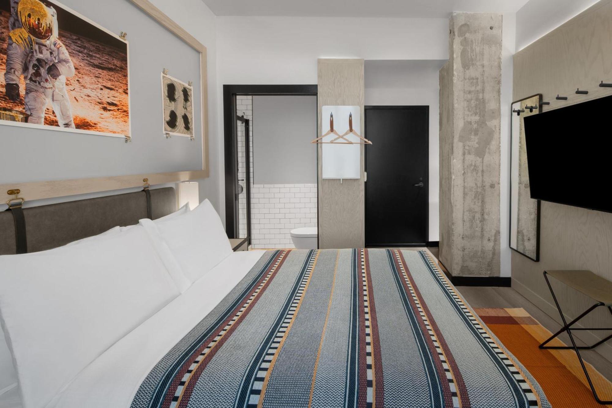 Queen Room