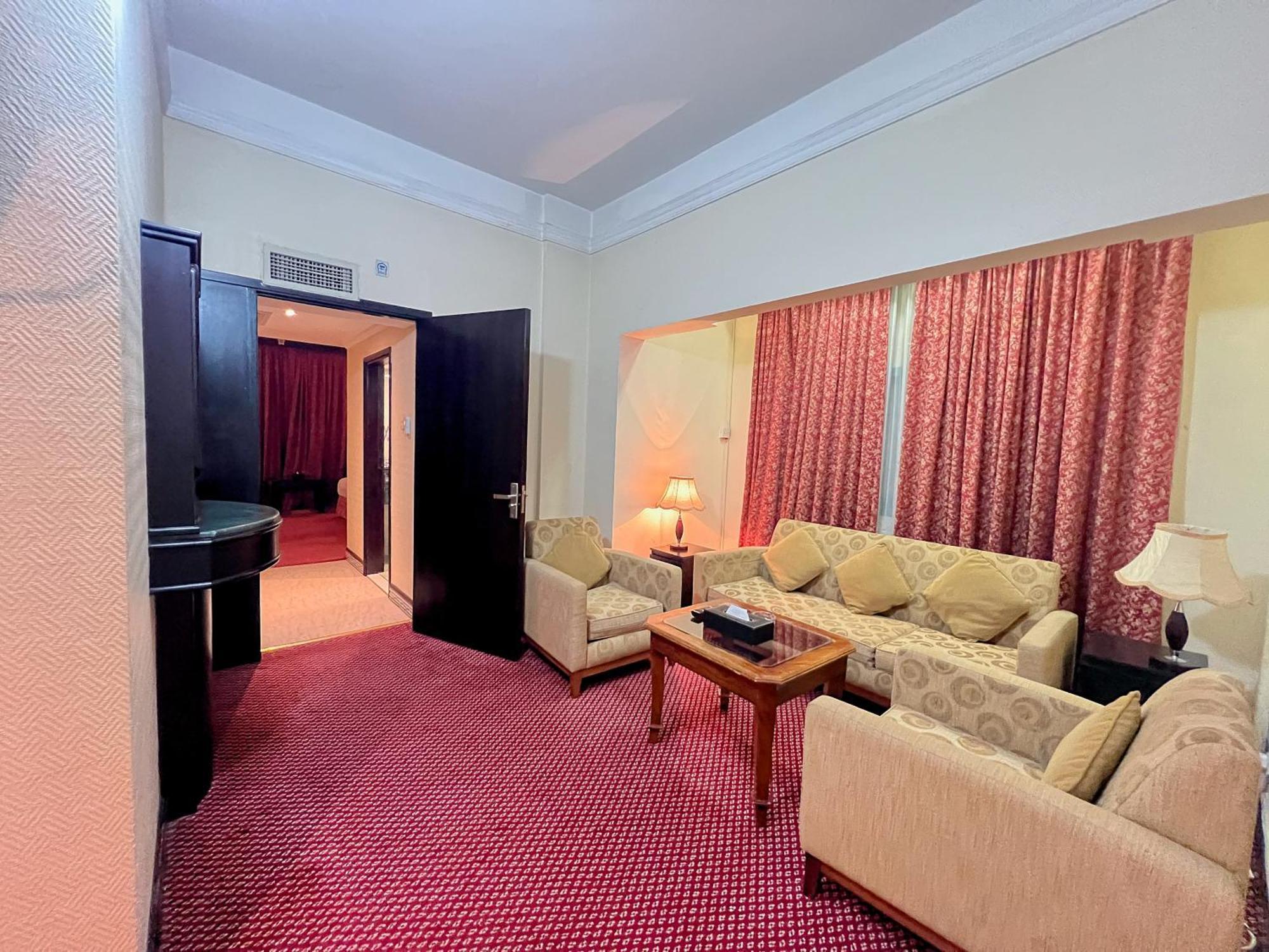 Deluxe Suite