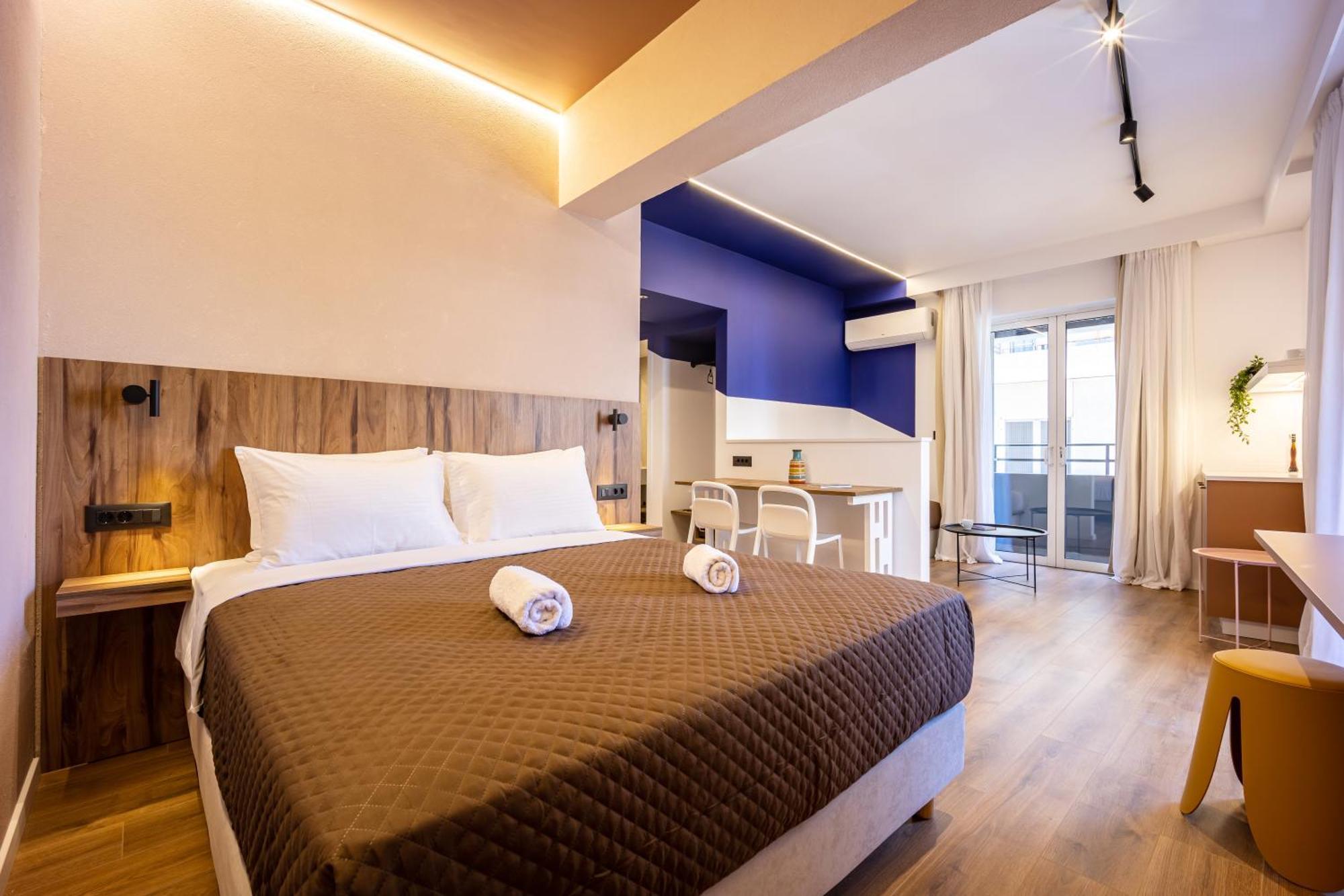 Deluxe One-Bedroom Apartment City View