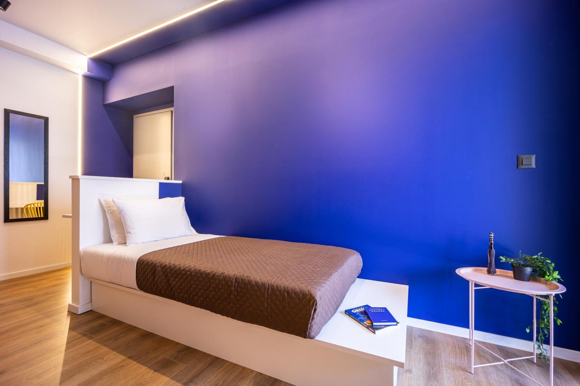 Deluxe One-Bedroom Apartment City View