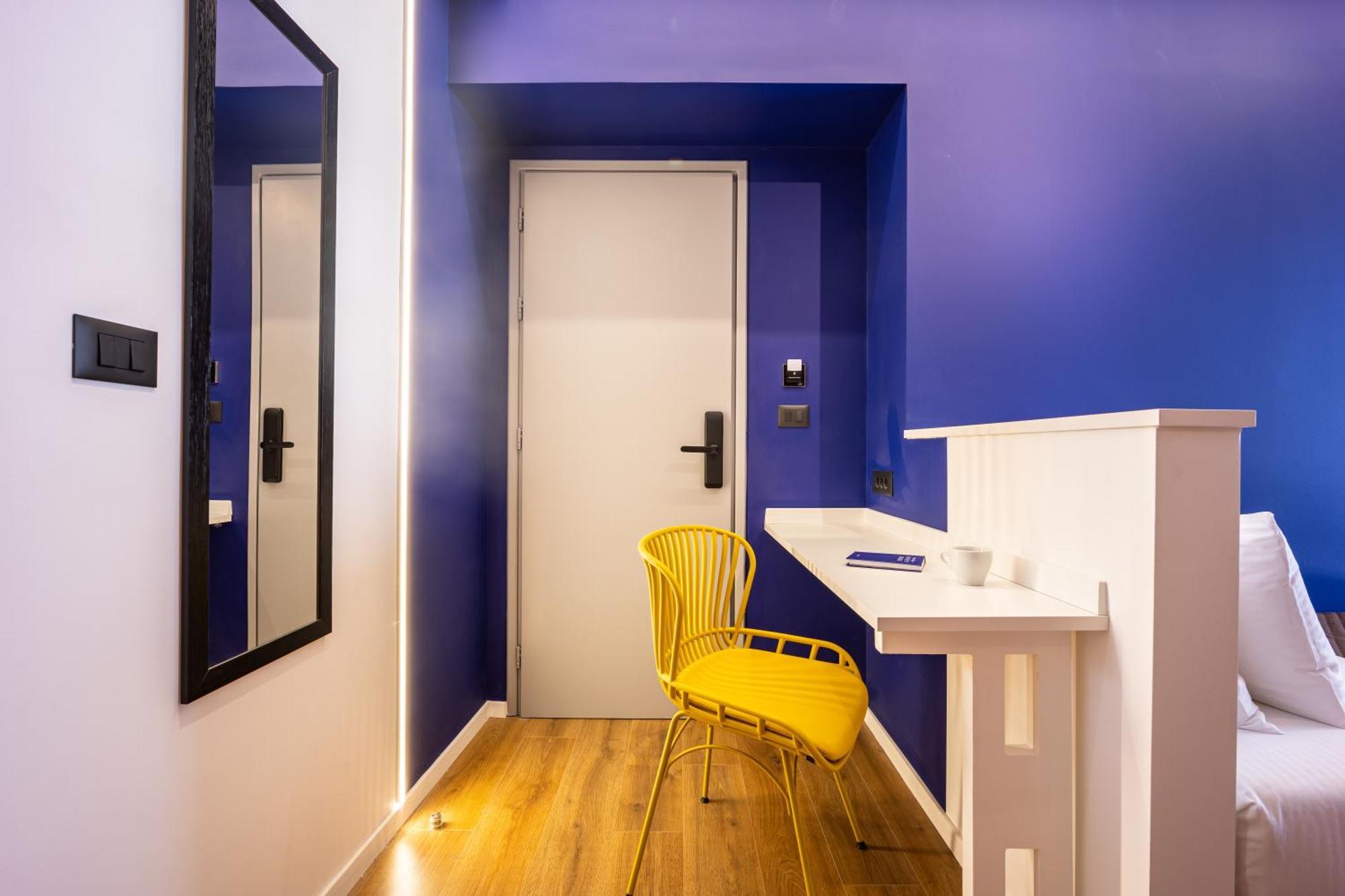 Deluxe One-Bedroom Apartment City View
