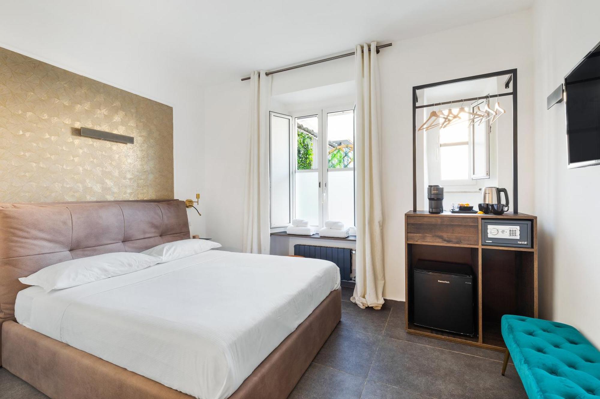 Deluxe Queen Room