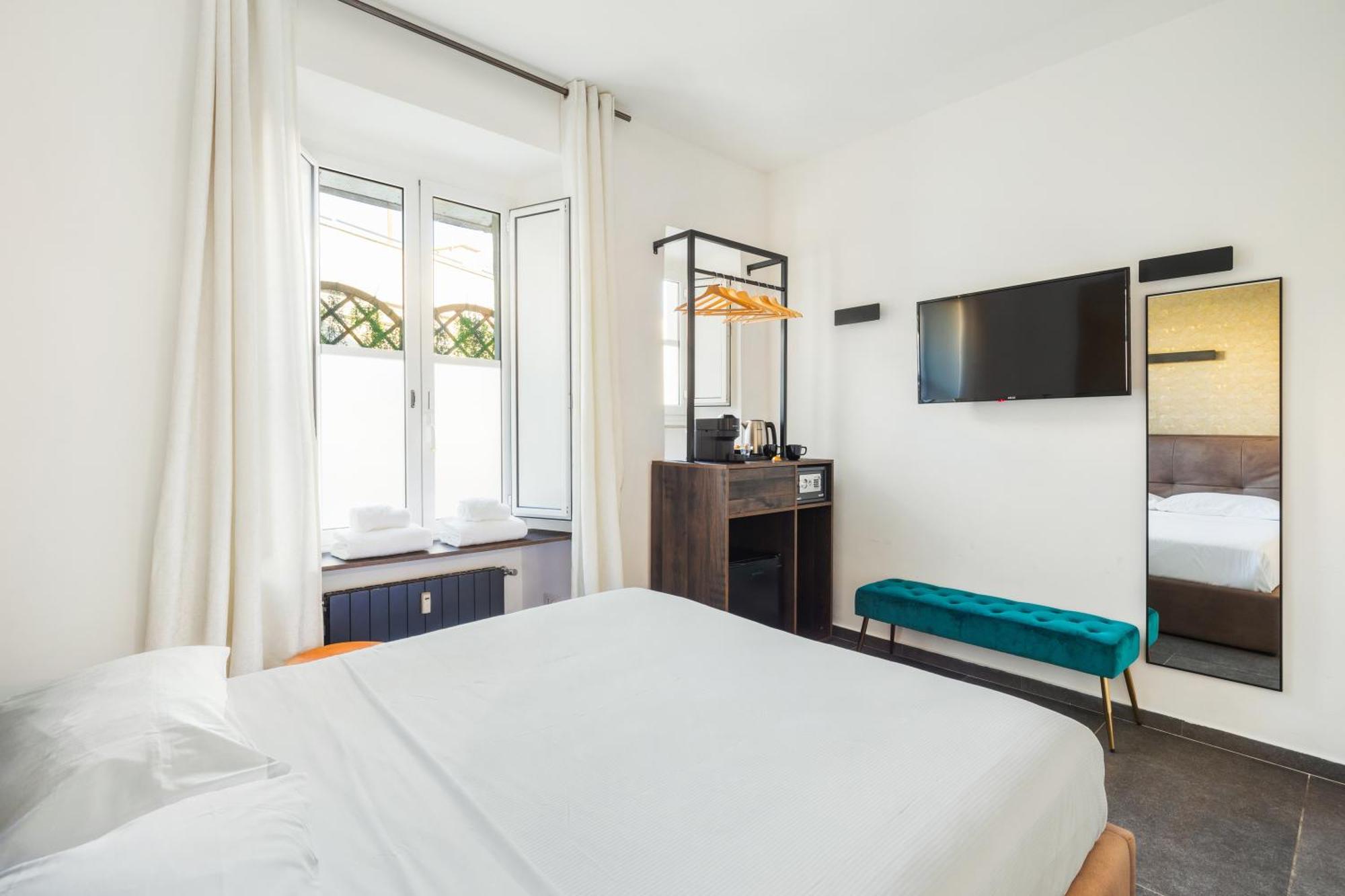 Deluxe Queen Room