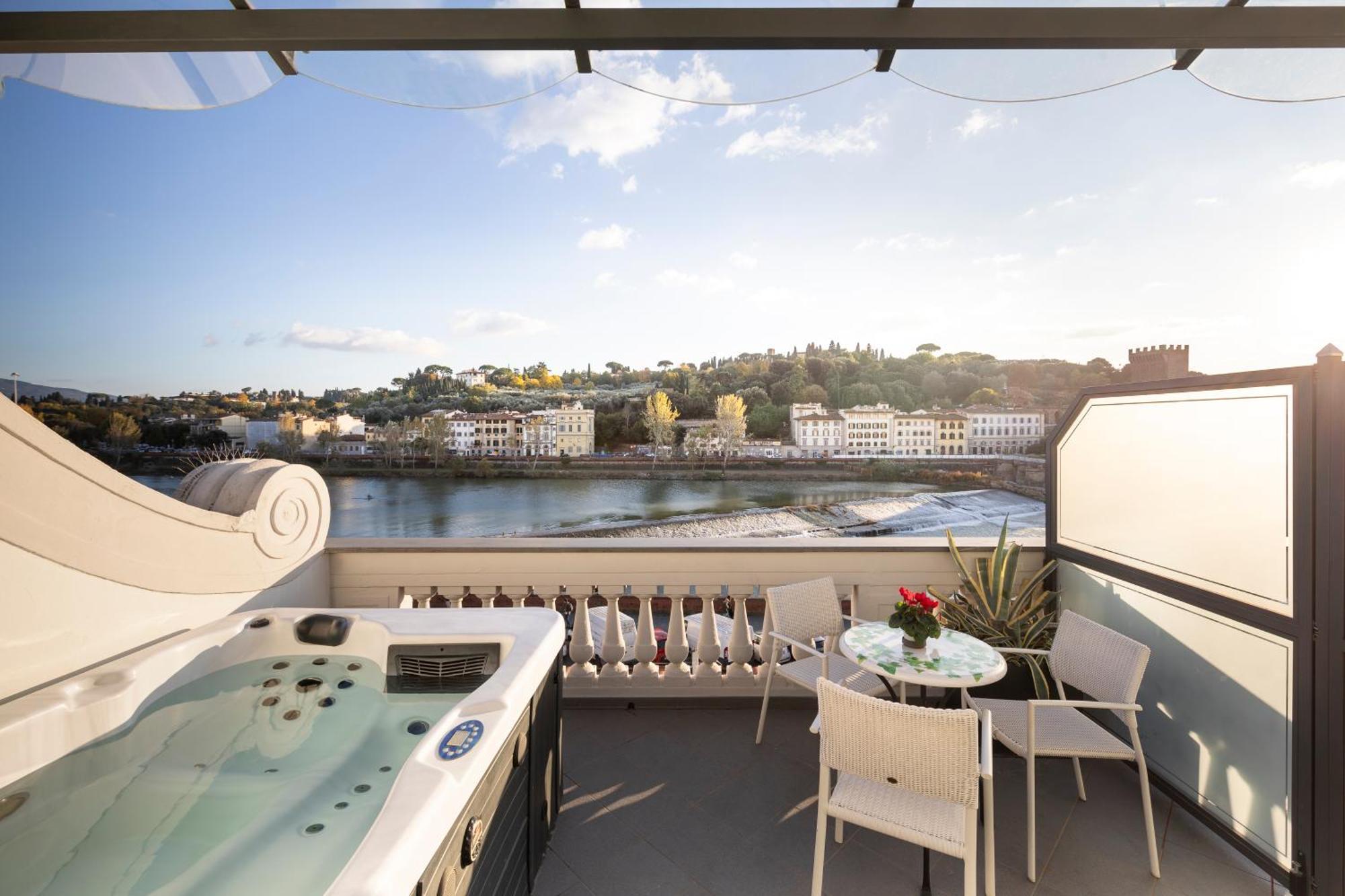 Deluxe Suite Spa Access Arno View