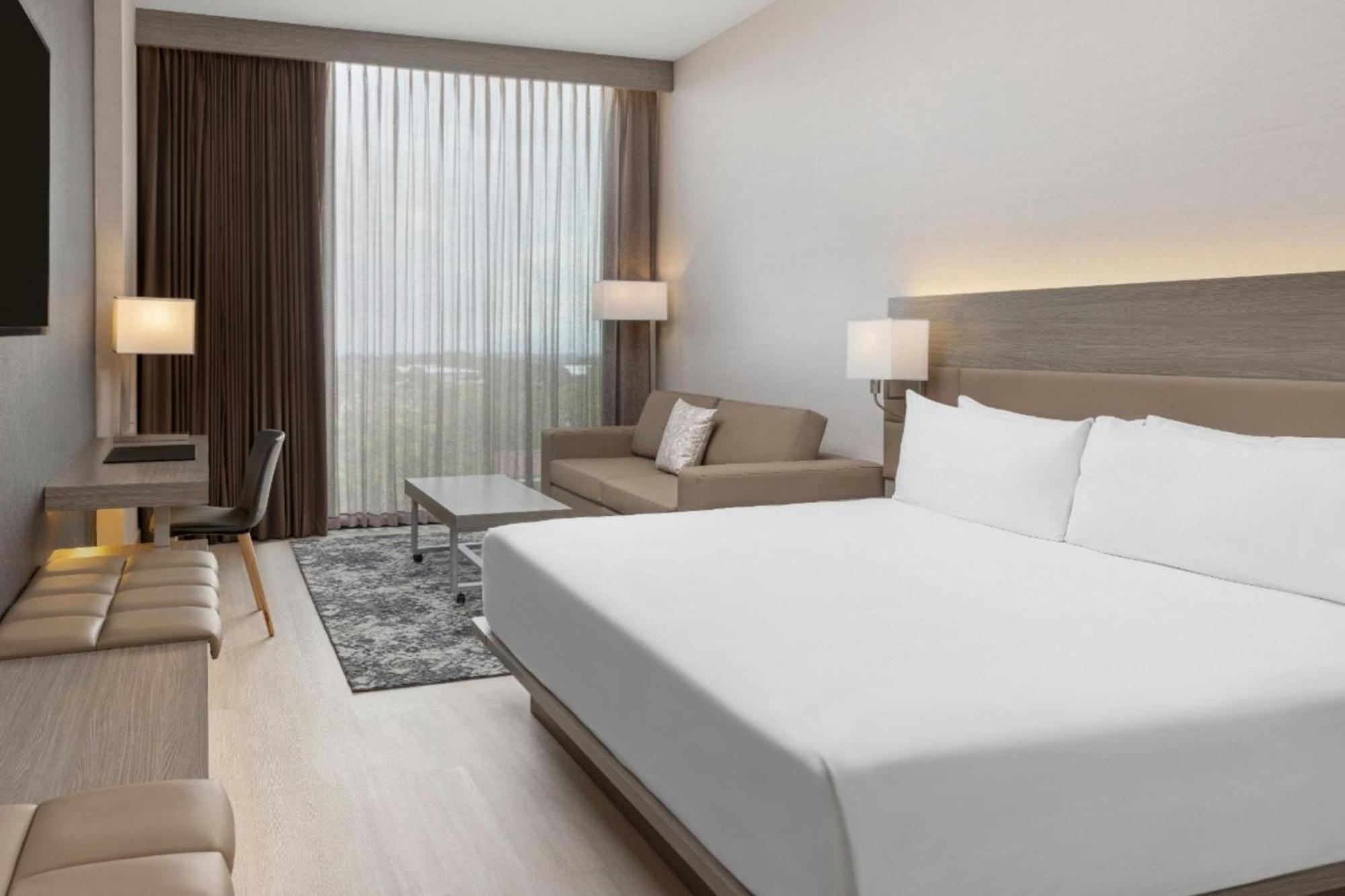 AC Guest Room King