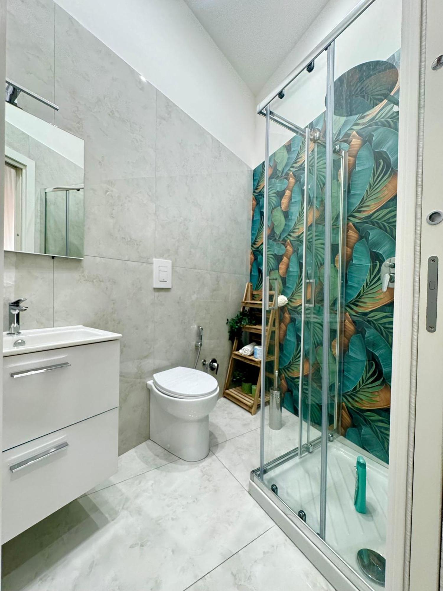 Single Room Private Bathroom