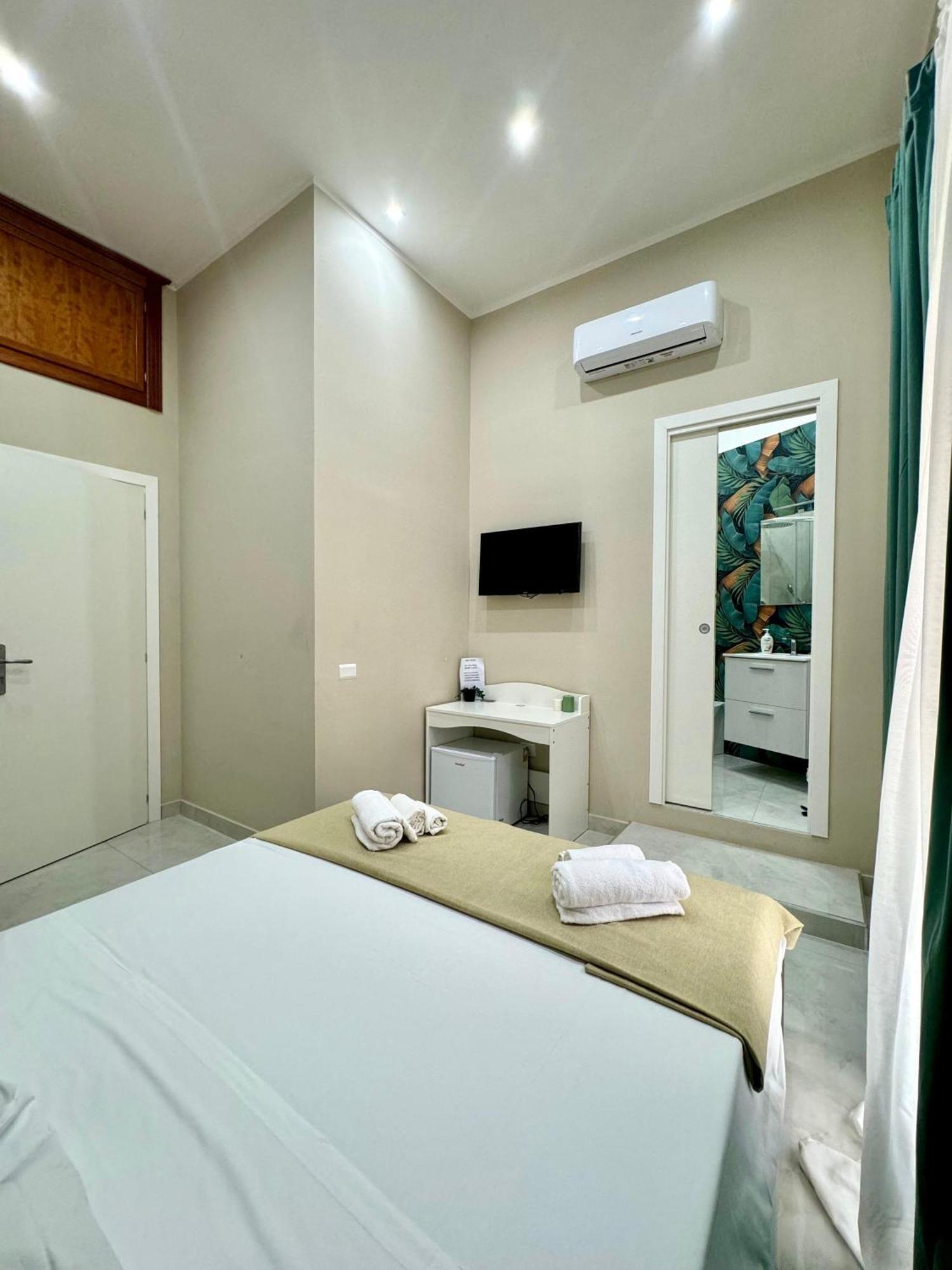 Double Room Private Bathroom