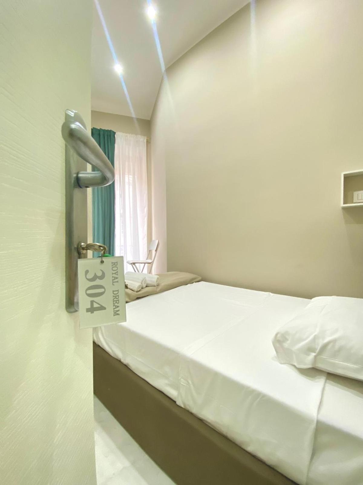 Single Room Private Bathroom