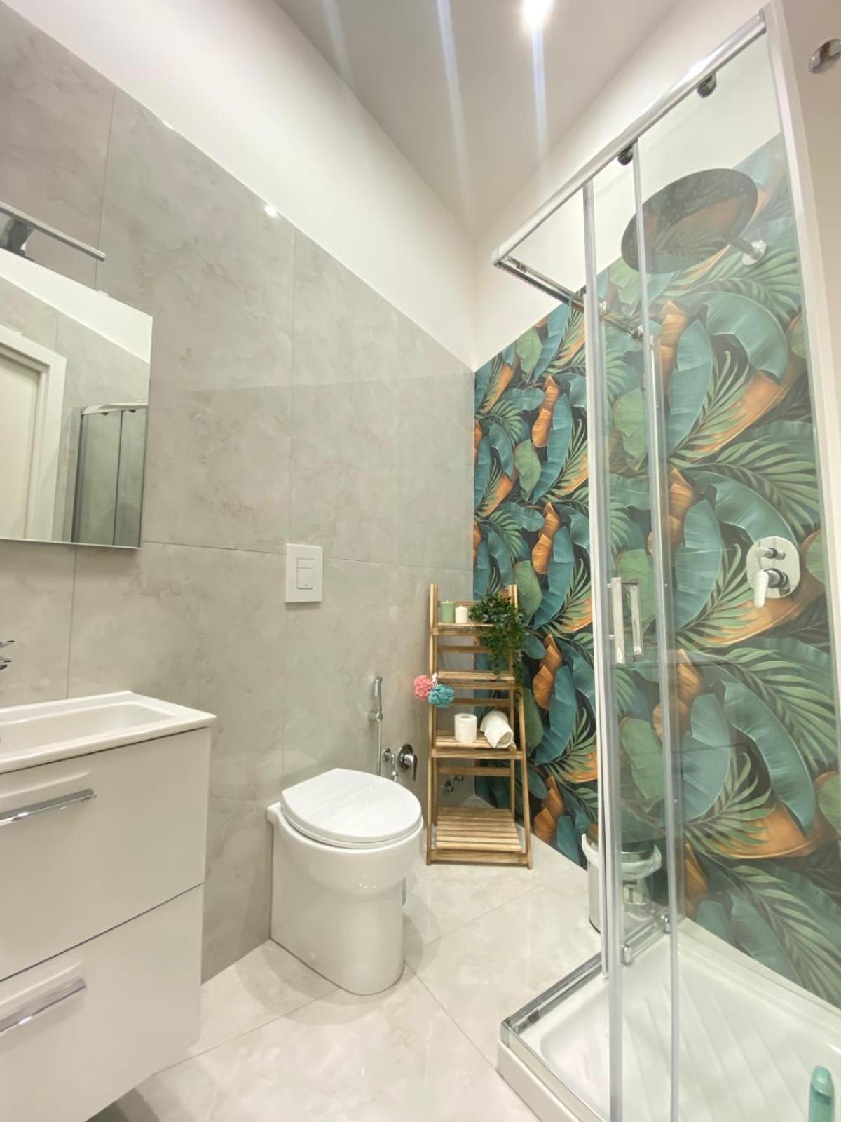 Single Room Private Bathroom