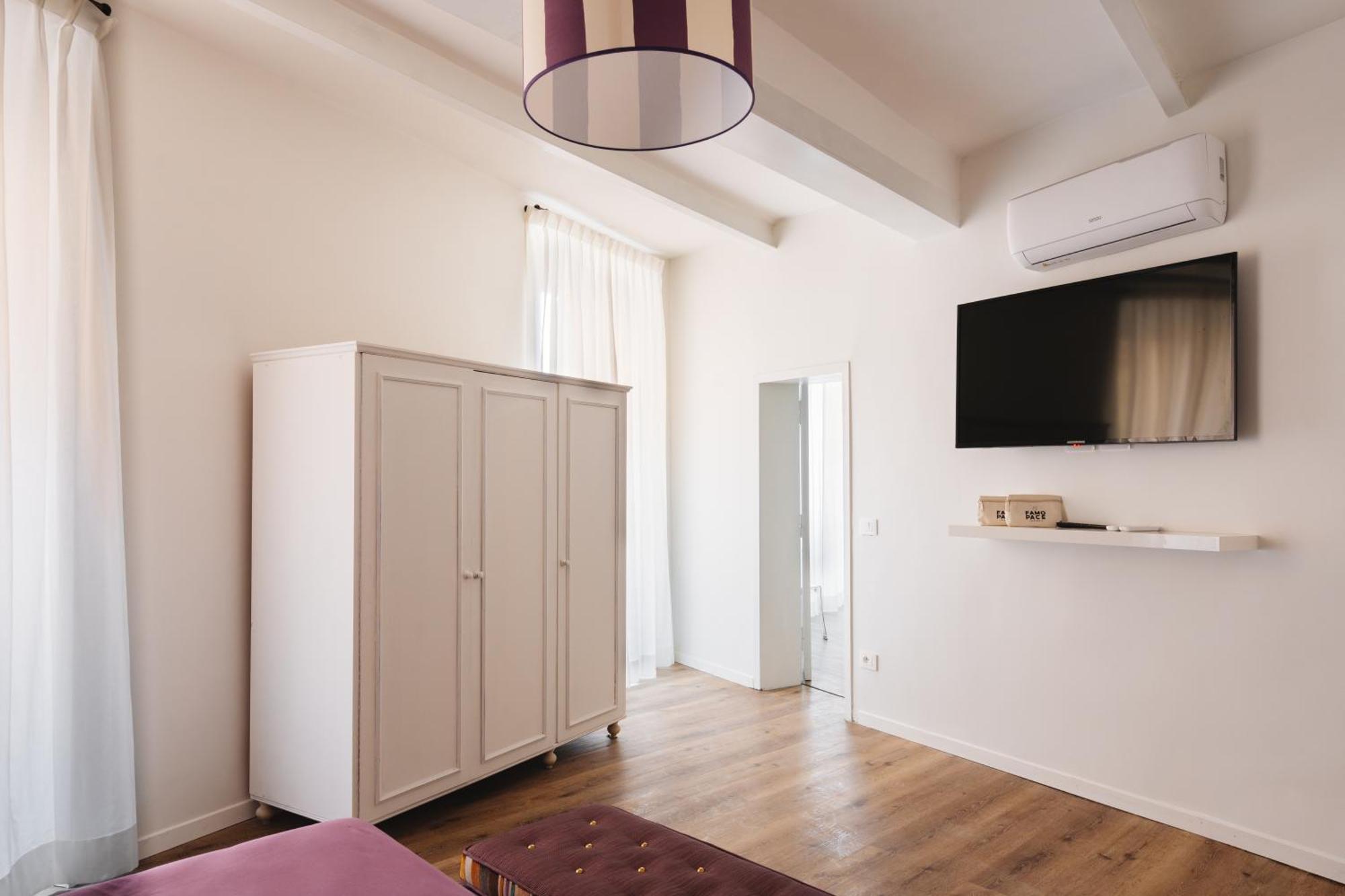 Three-Bedroom Deluxe Apartment