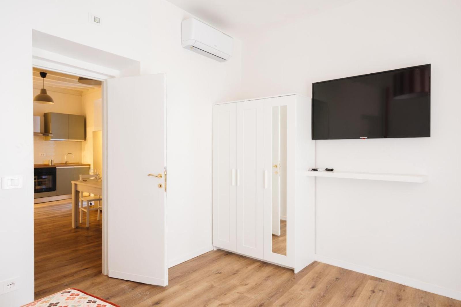 Double Room Private External Bathroom