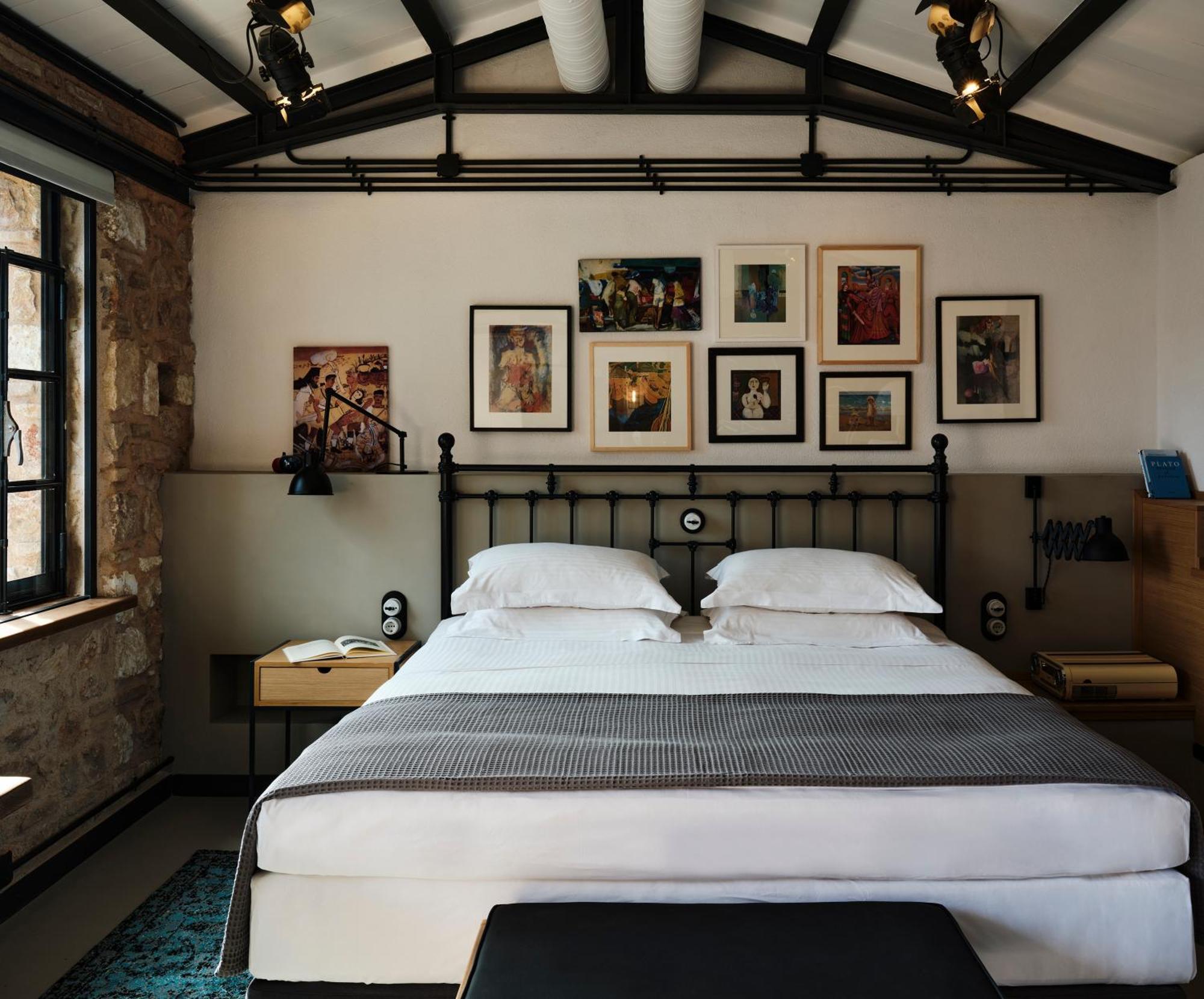 Daphne Acropolis View Suite