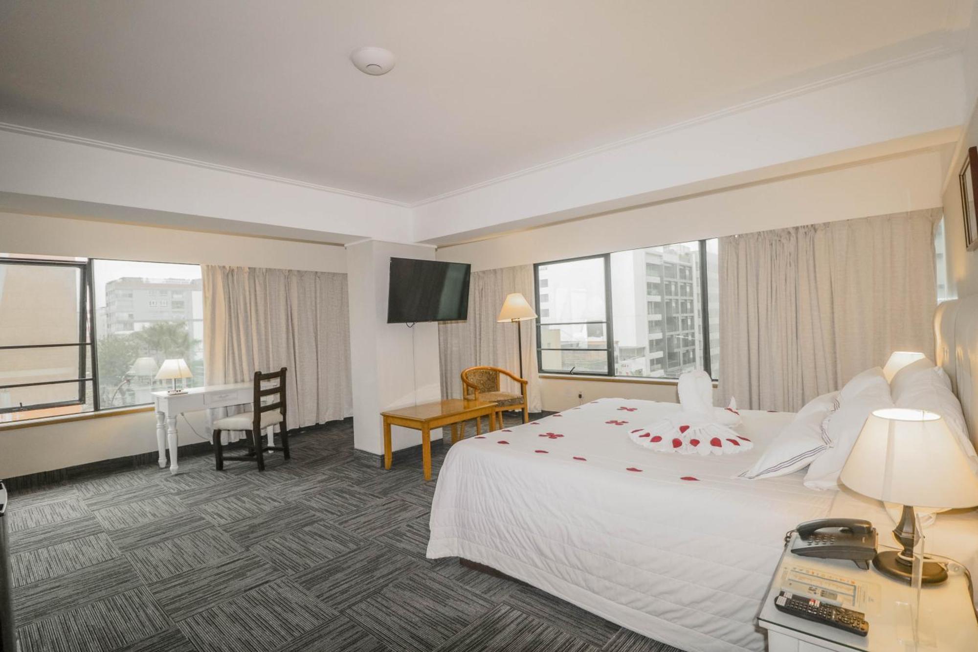 Deluxe Queen Room