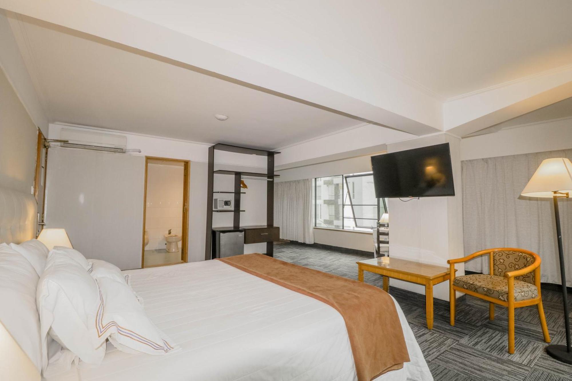 Deluxe Queen Room