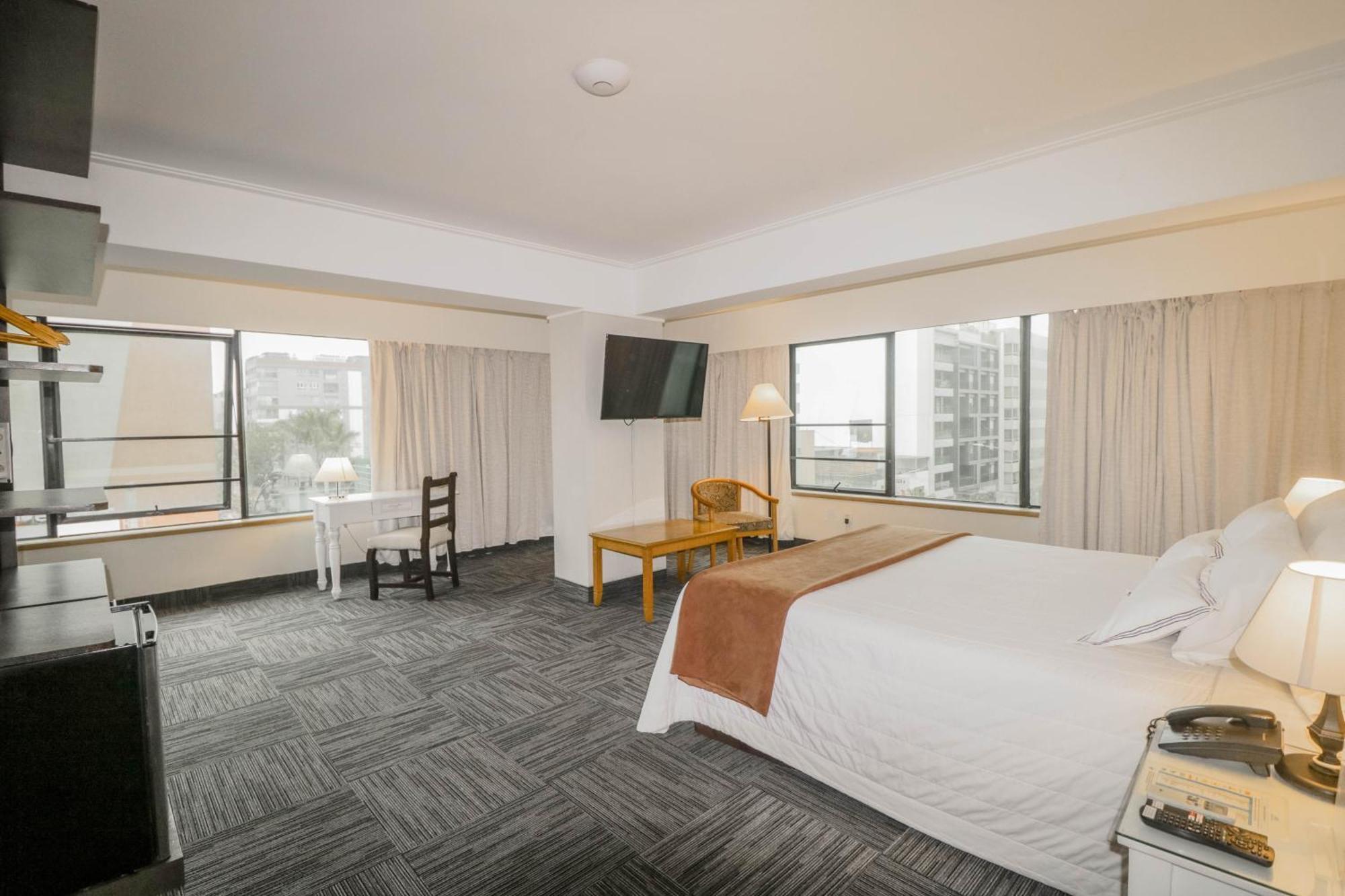 Deluxe Queen Room