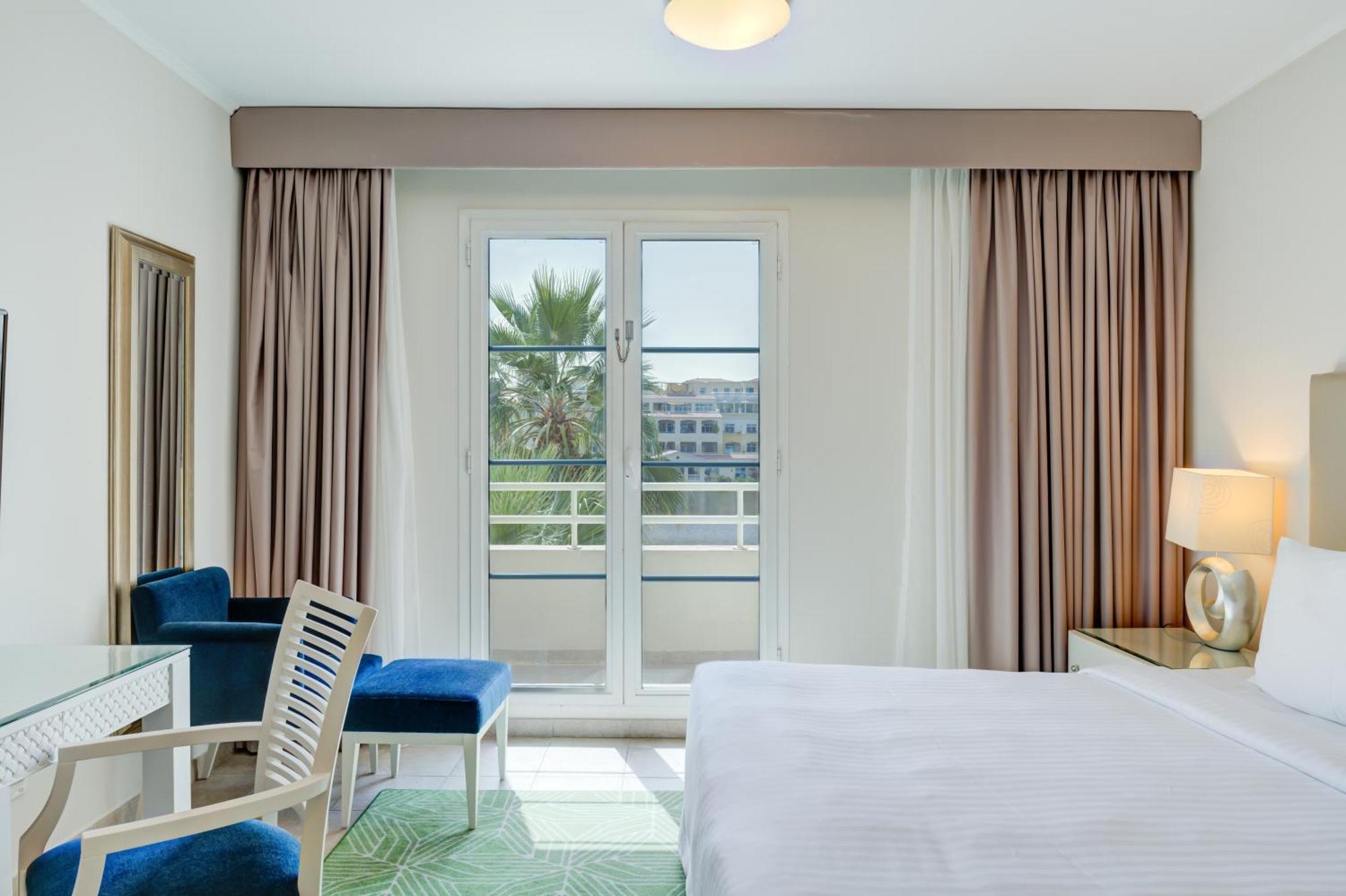 One-Bedroom Apartment Balcony Lake View Shuttle Service to JBR Beach Access to The Market Mall