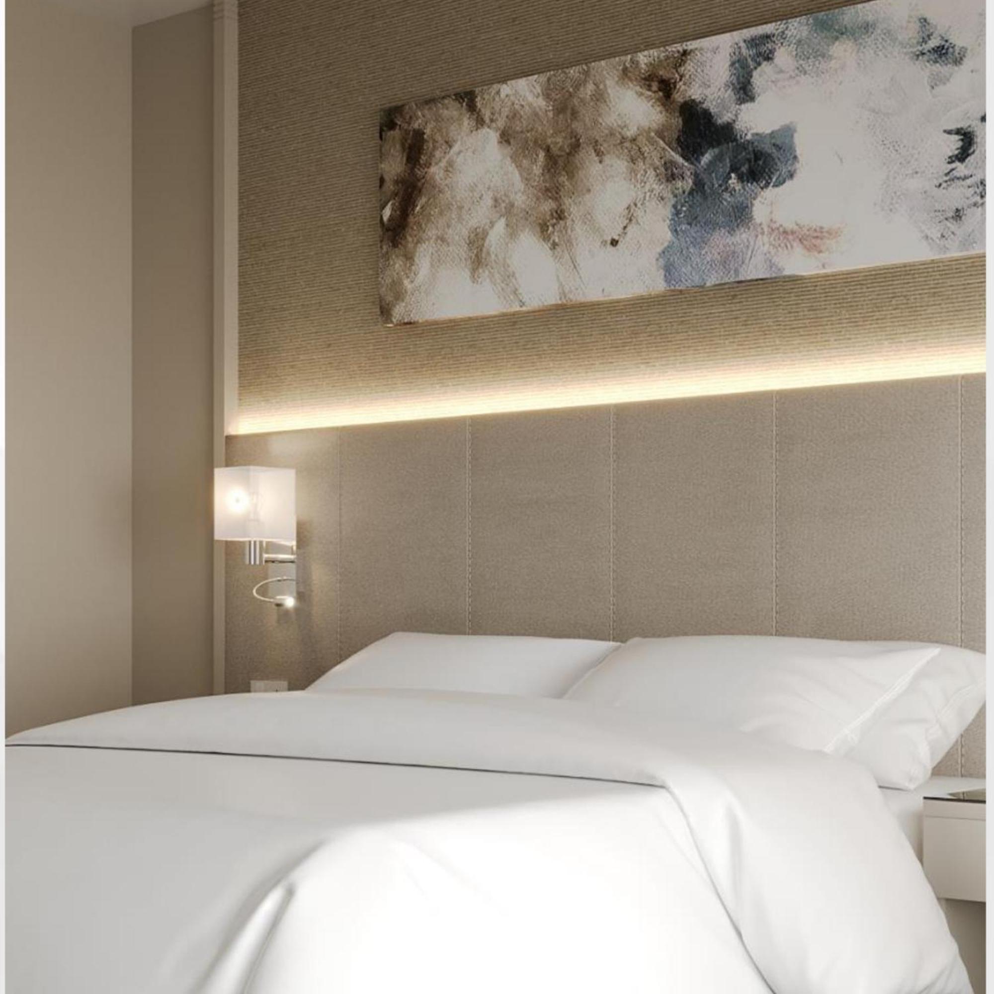 Lake View Deluxe King Room Shuttle Service to JBR Beach Access to The Market Mall