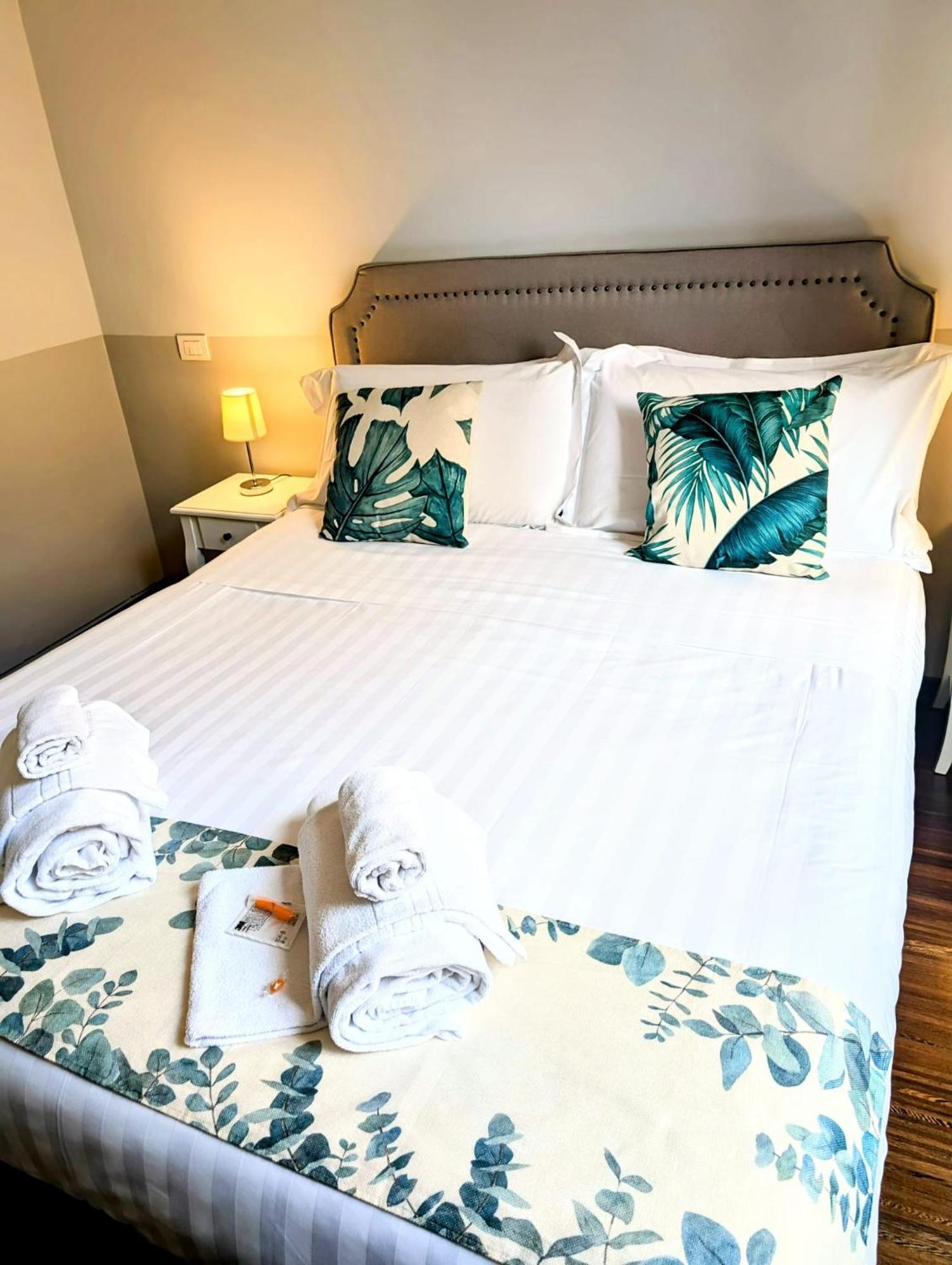 Double Room Private Bathroom