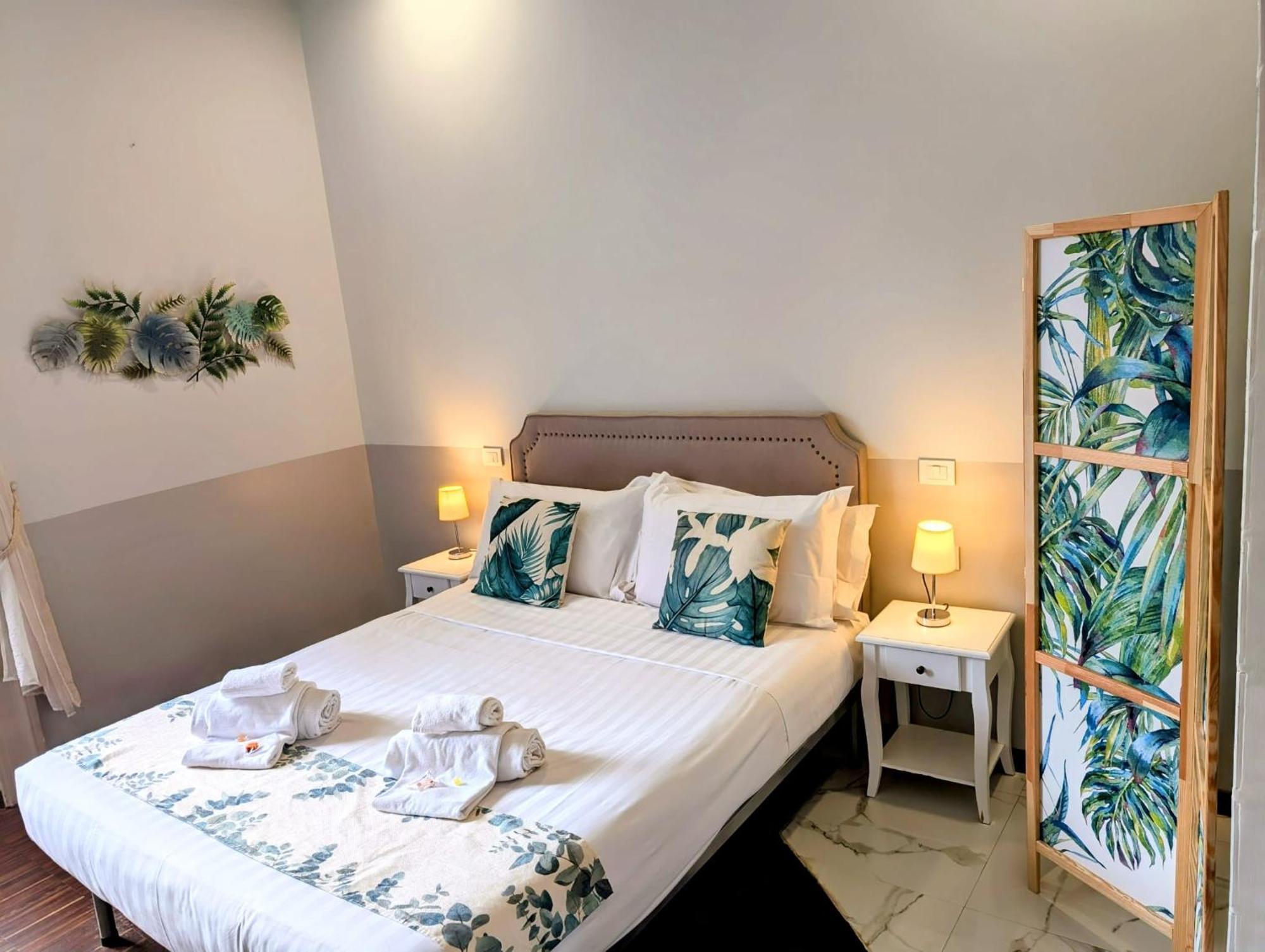 Double Room Private Bathroom