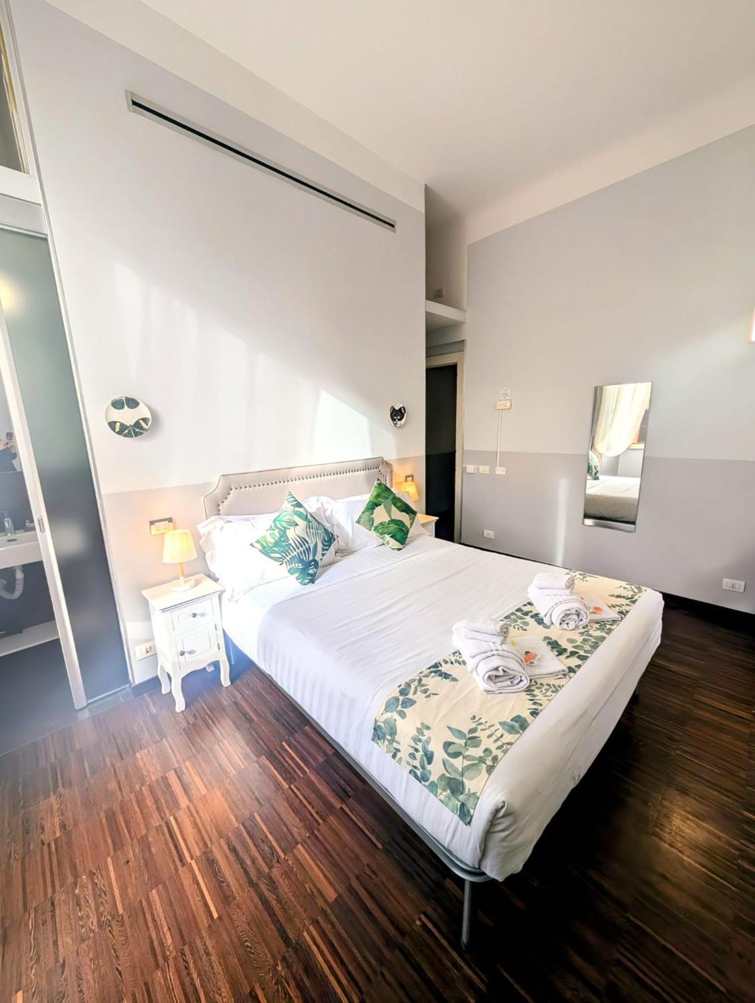 Double Room Private Bathroom